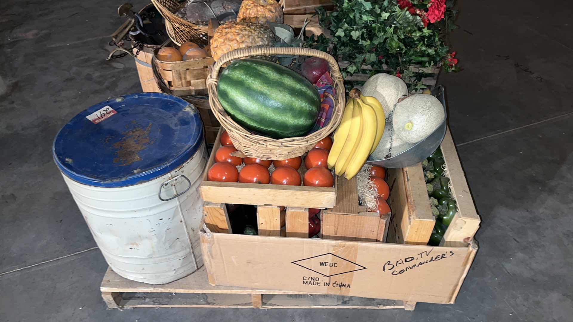 Photo 1 of VINTAGE DECOR ON PALLET