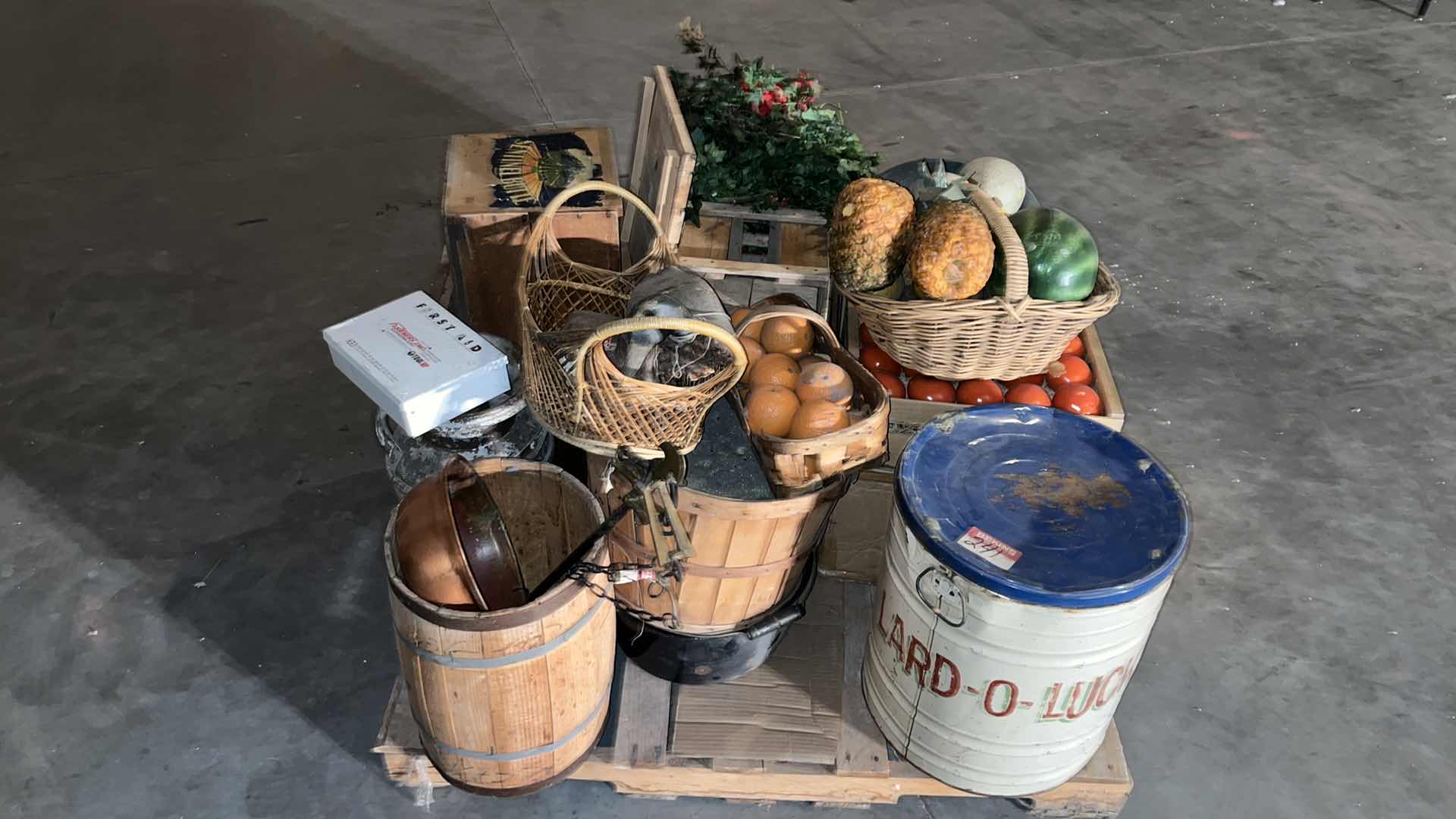 Photo 1 of VINTAGE DECOR ON PALLET