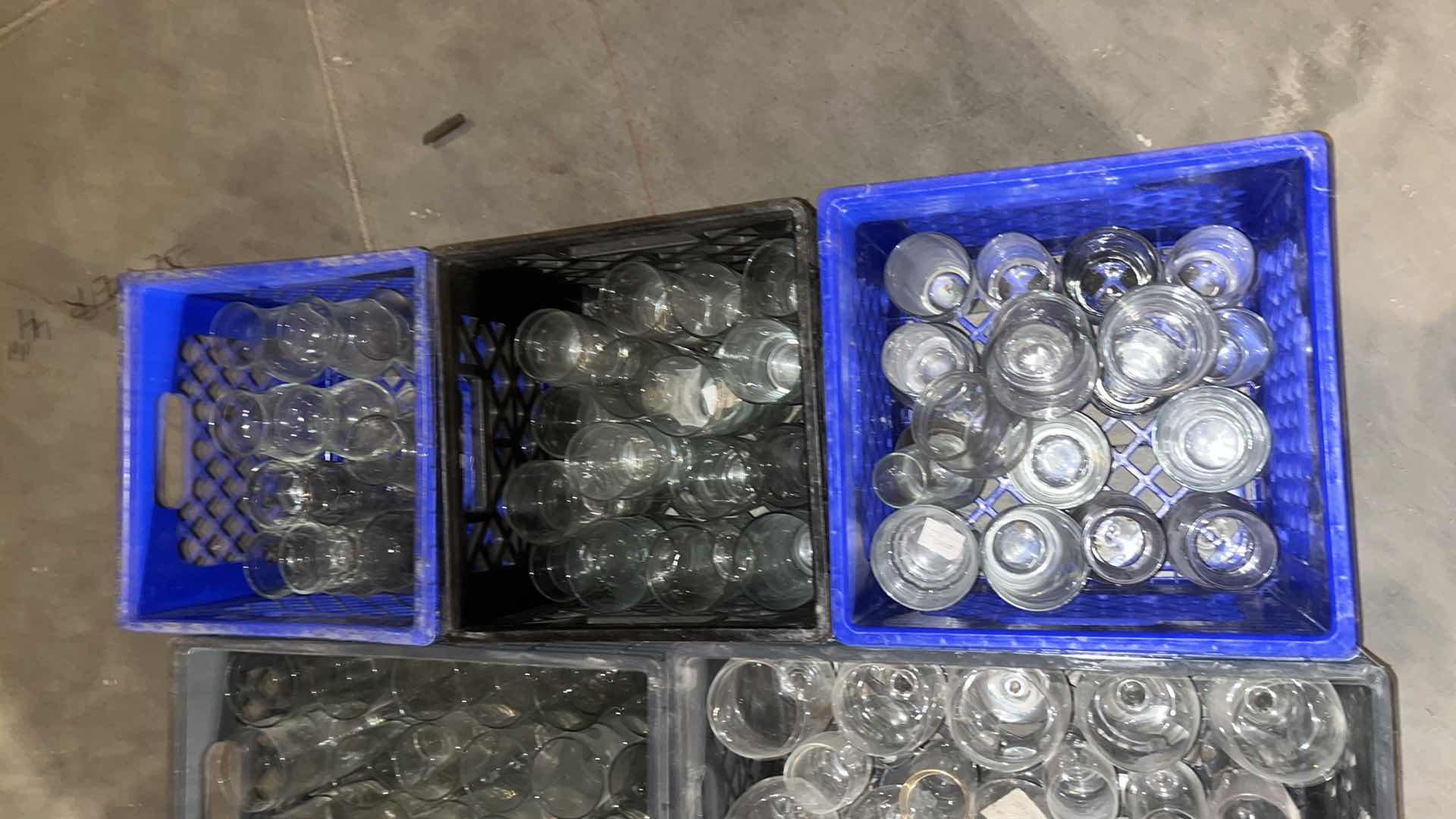 Photo 1 of BAR GLASSES W CRATES ON PALLET, VARIOUS STYLES & SIZES