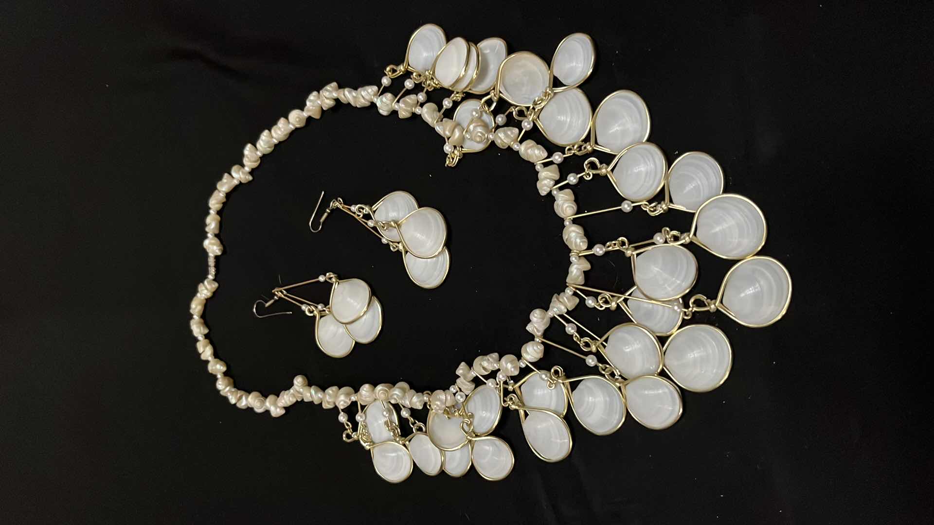 Photo 1 of SHELL THEMED JEWELRY W FAUX PEARL BRACELET