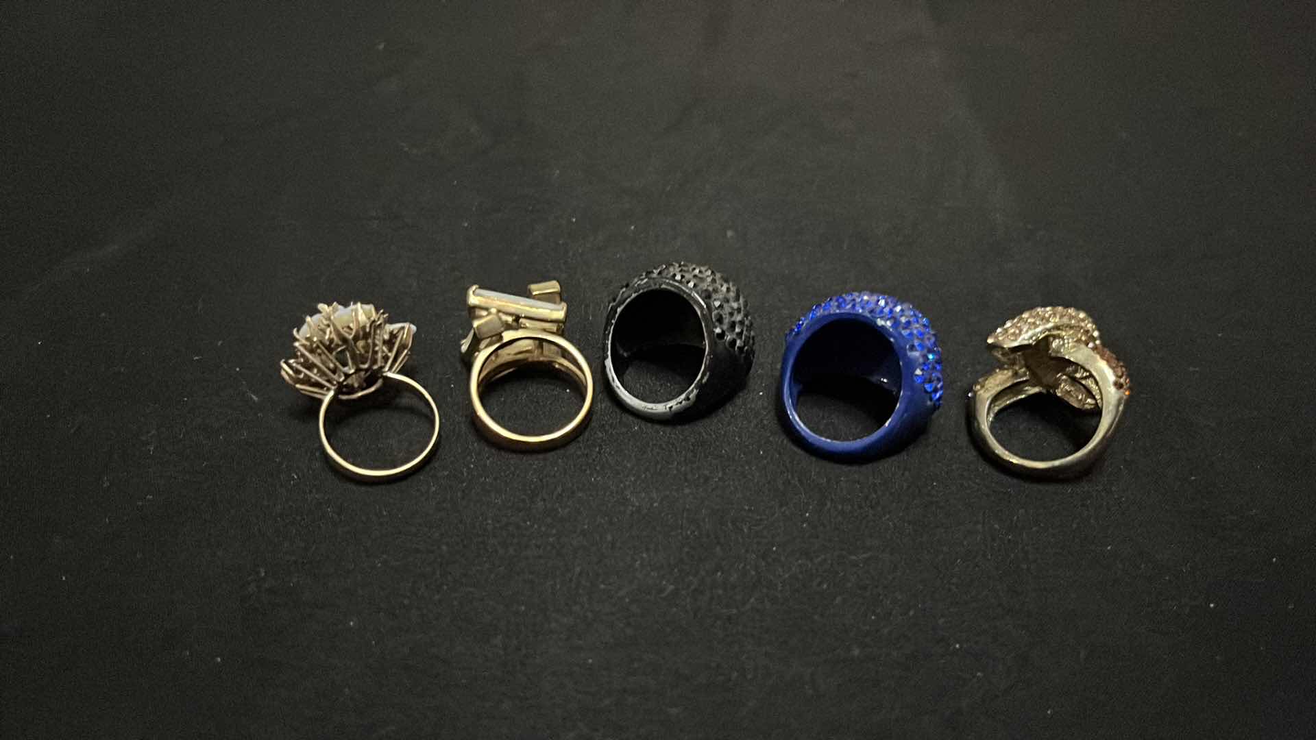 Photo 3 of RINGS, 16 PCS COSTUME JEWELRY