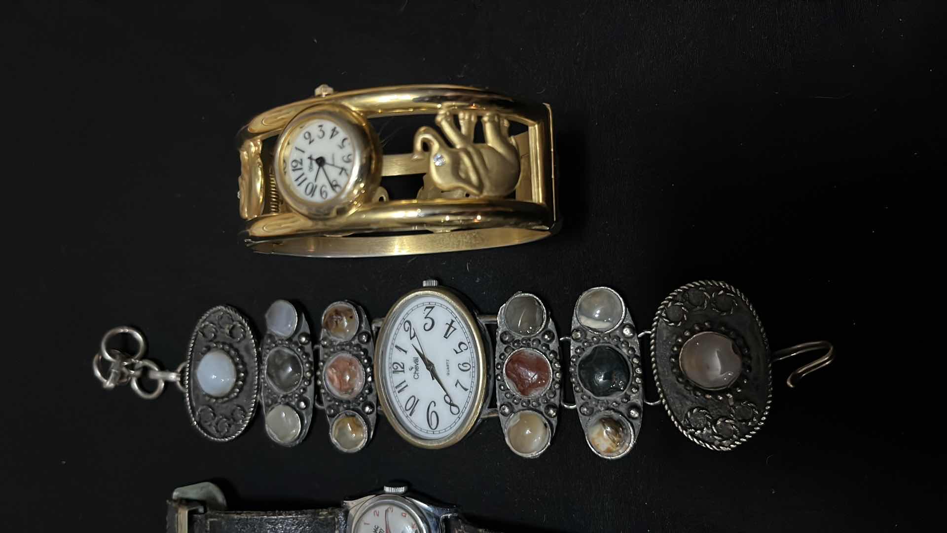 Photo 1 of WATCHES 8 PCS