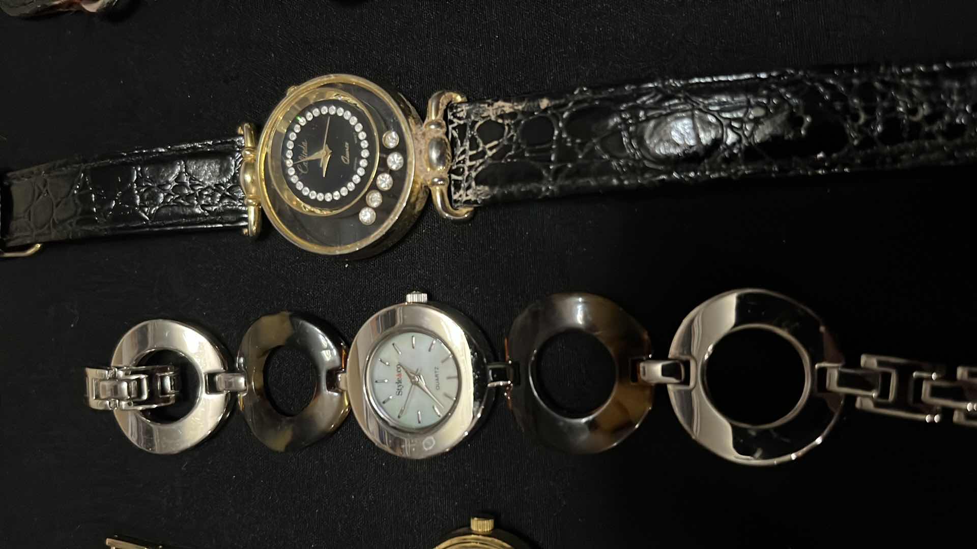 Photo 1 of WATCHES 8 PCS