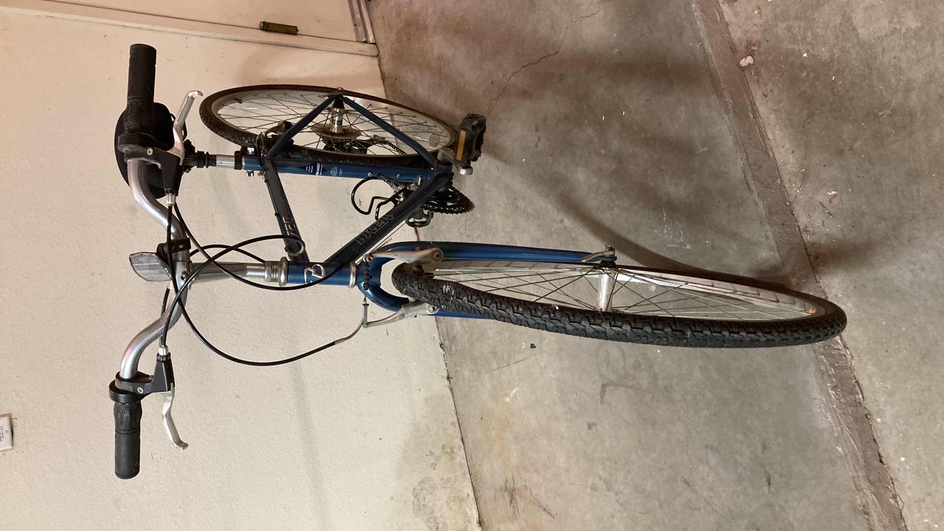 Photo 1 of TREK MULTITRACK 720 BICYCLE 21.5”