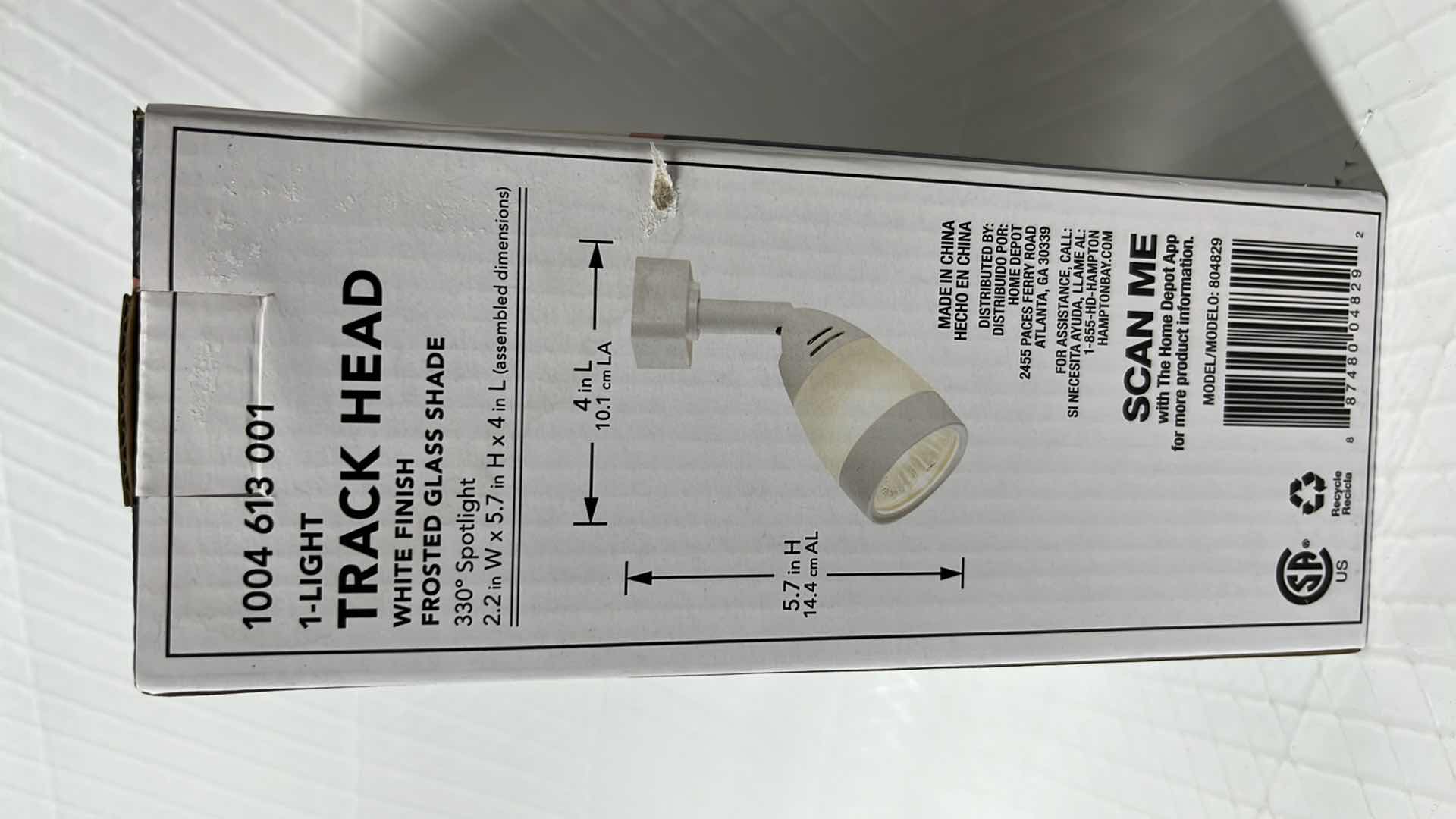 Photo 1 of NEW HAMPTON BAY 1-LIGHT TRACK HEAD, HALOGEN, WHITE FINISH/FROSTED MIDDLE GLASS SHADE (1004613001)