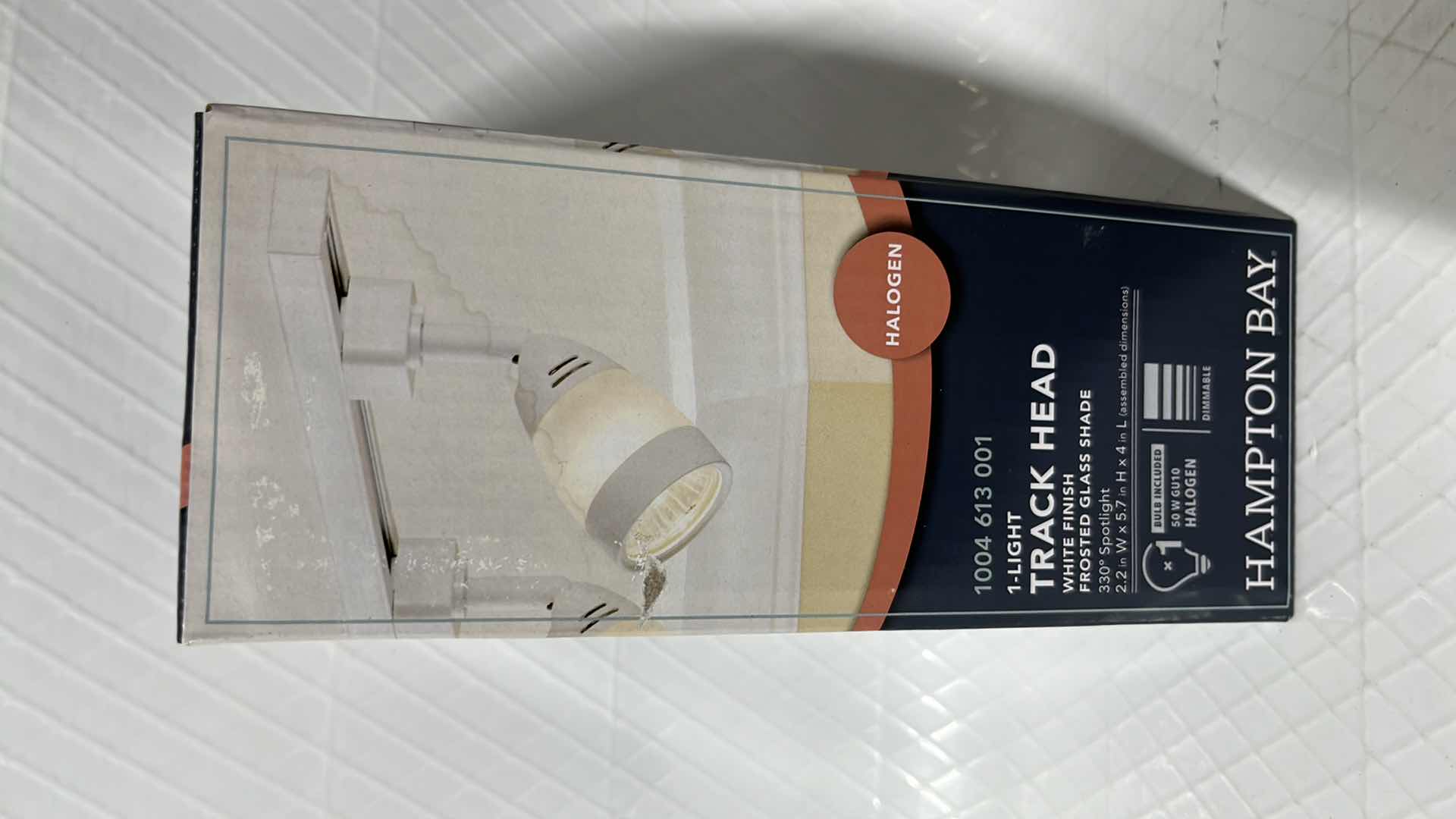 Photo 1 of NEW HAMPTON BAY 1-LIGHT TRACK HEAD, HALOGEN, WHITE FINISH/FROSTED MIDDLE GLASS SHADE (1004613001)