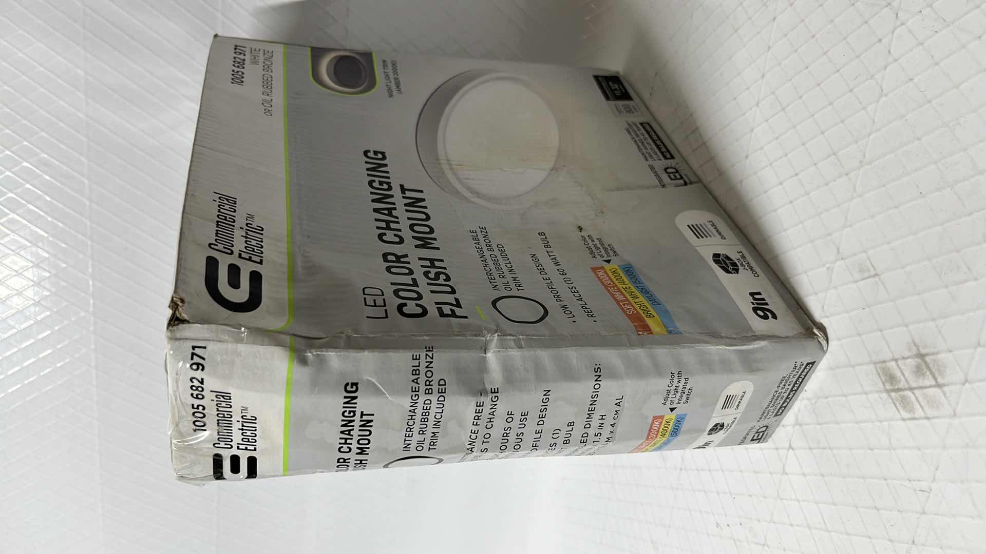 Photo 1 of COMMERCIAL ELECTRIC 9” LED COLOR CHANGING FLUSH MOUNT W INTERCHANGEABLE WHITE OR OIL RUBBED BRONZE TRIM (1005 682 971)