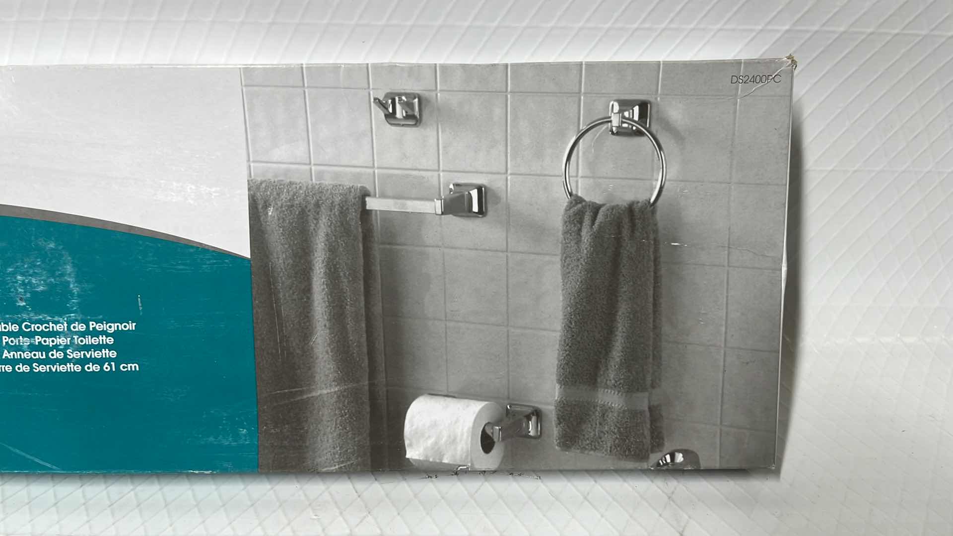 Photo 1 of FRANKLIN BRASS FUTURA 4 PC CHROME BATHWARE SET, DOUBLE ROBE HOOK, TOILET PAPER HOLDER, TOWEL RING & 24” TOWEL BAR (DS2400PC)