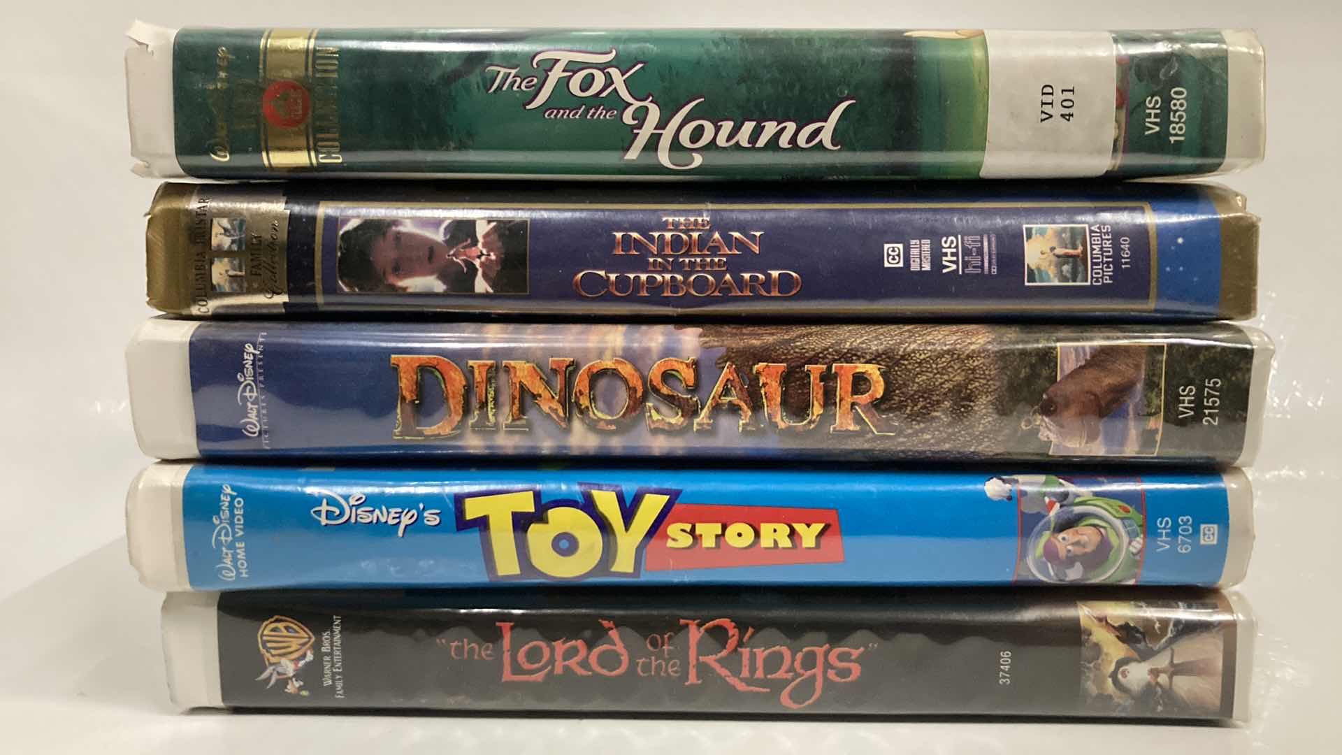 Photo 1 of DISNEY VHS MOVIE CLASSICS (5)