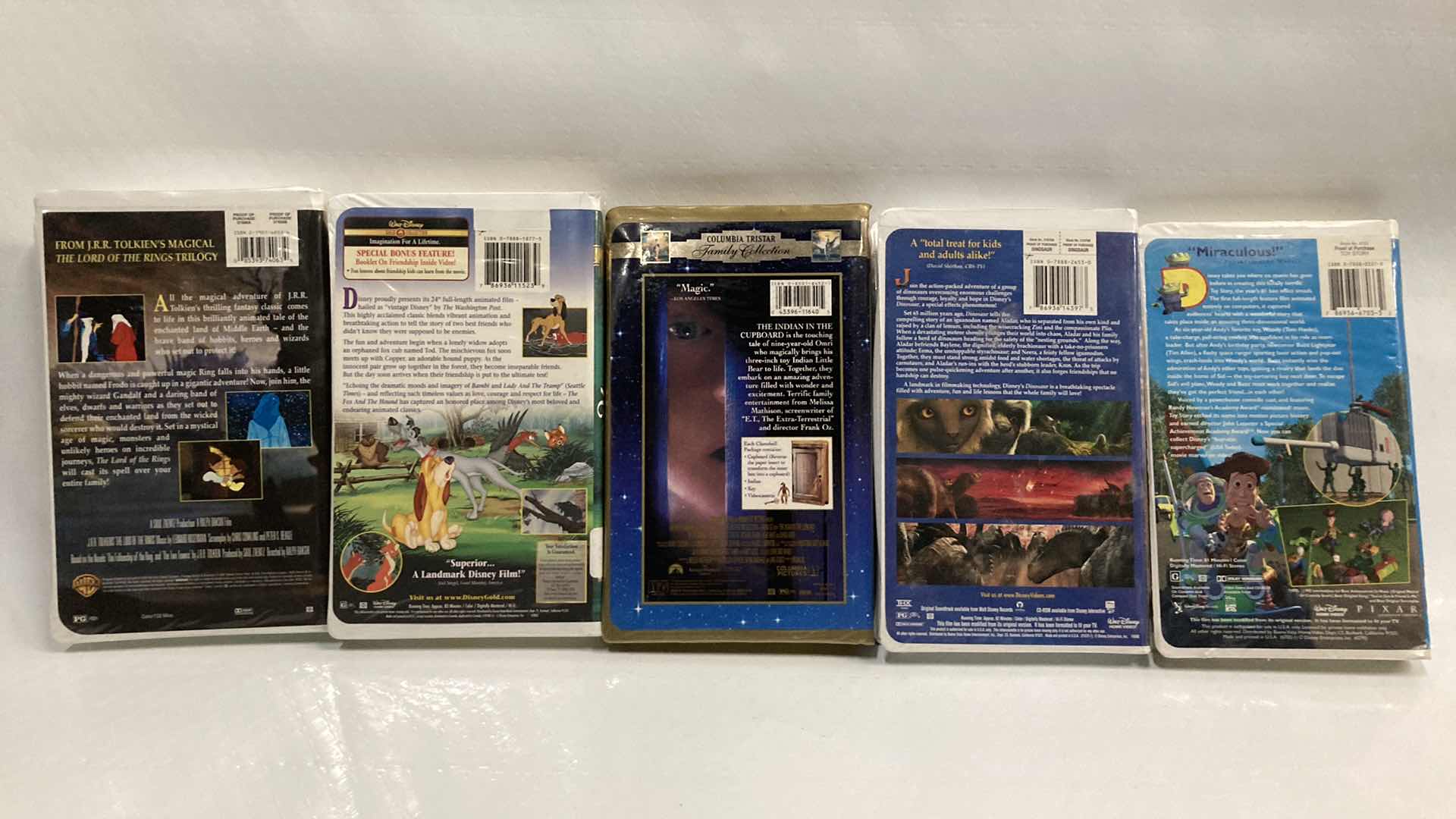 Photo 1 of DISNEY VHS MOVIE CLASSICS (5)