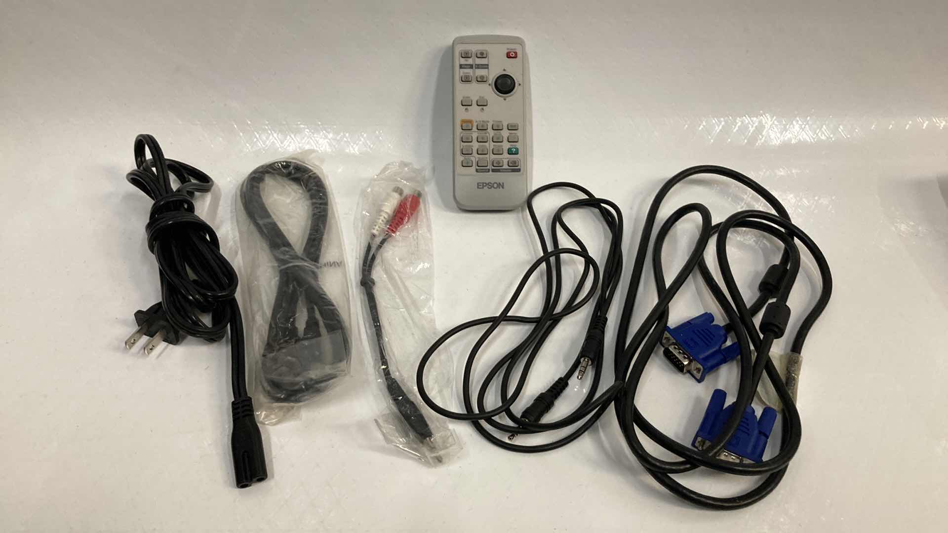 Photo 1 of EPSON LCD PROJECTOR MODEL EMP-740 W REMOTE & BAG