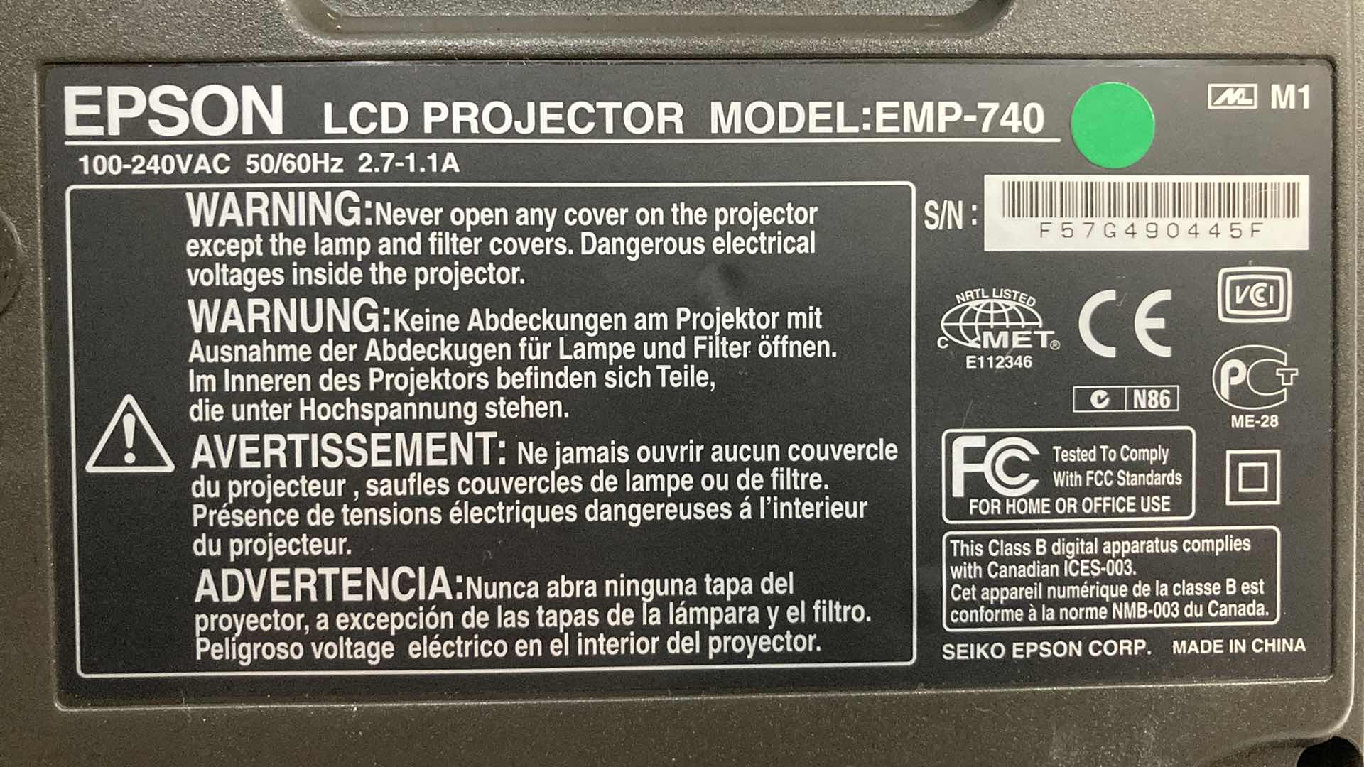 Photo 1 of EPSON LCD PROJECTOR MODEL EMP-740 W REMOTE & BAG