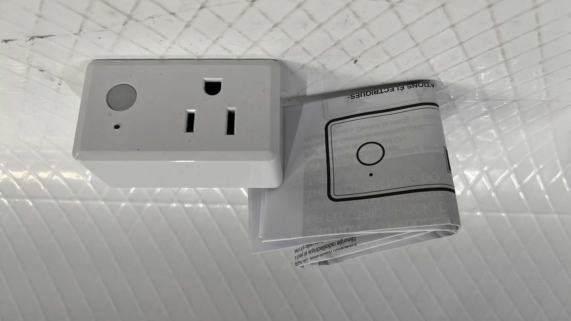 Photo 1 of 2- NEW FEIT ELECTRIC SMART PLUG W NIGHT LIGHT