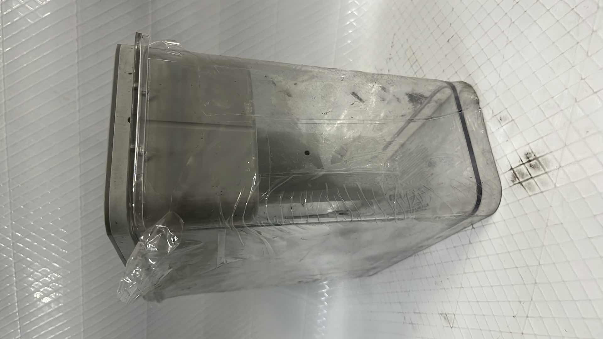 Photo 1 of BRITA WATER 27 CUP FILTRATION DISPENSER (ULTRAMAX MODEL OB24/OB03)