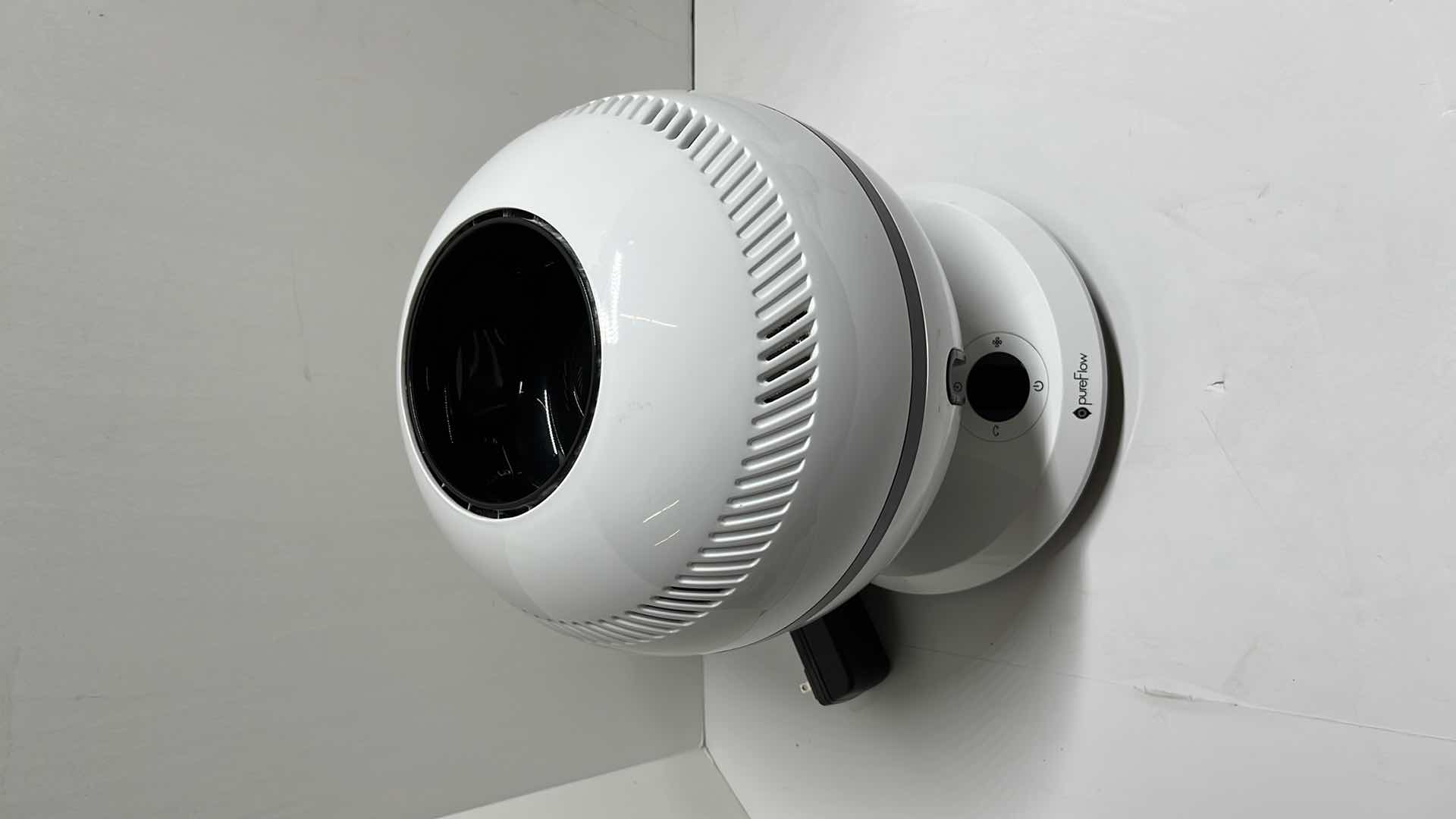 Photo 6 of GREENTECH ENVIRONMENTAL PUREFLOW QT7 10.5” 90 DEGREE VERTICAL & HORIZONTAL BLADELESS OSCILLATING FAN PUREFLOW-QT7