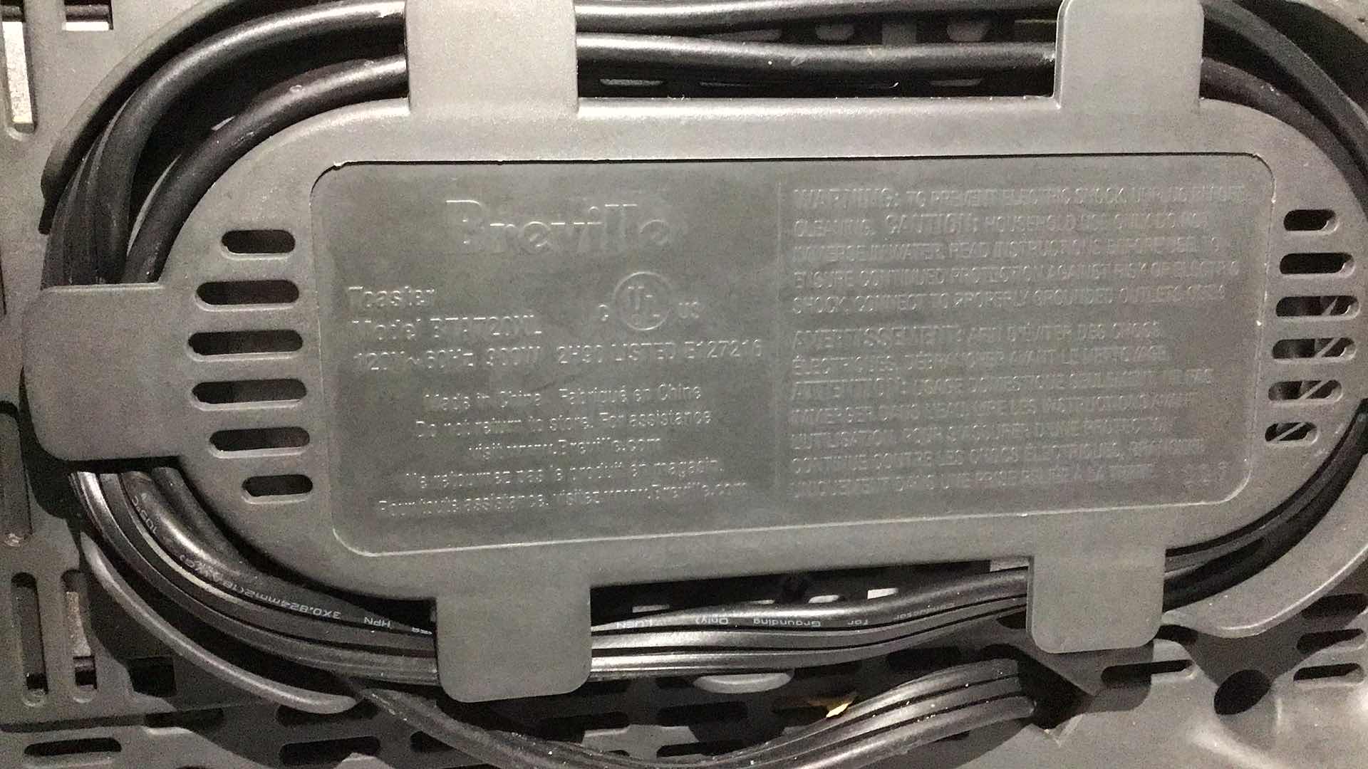 Photo 3 of BREVILLE BIT MORE W-SLICE TOASTER BTA720XL