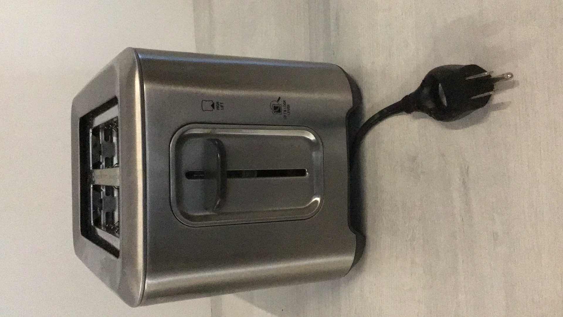 Photo 2 of BREVILLE BIT MORE W-SLICE TOASTER BTA720XL