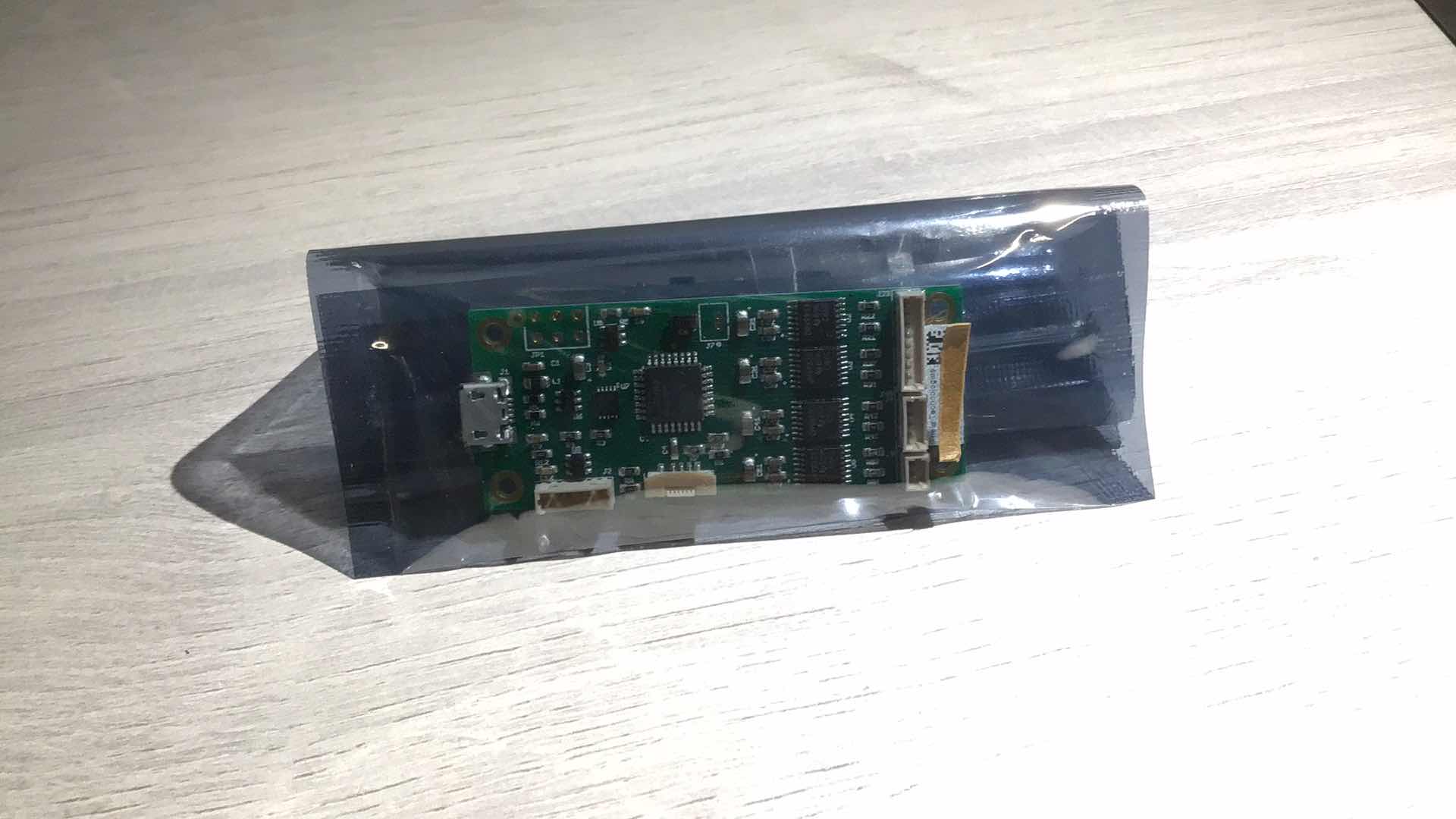 Photo 1 of NEW THEIA TECHNOLOGIES MCR400 LENS MOTOR CONTROL BOARD FOR PR4 & PR6 LENSES