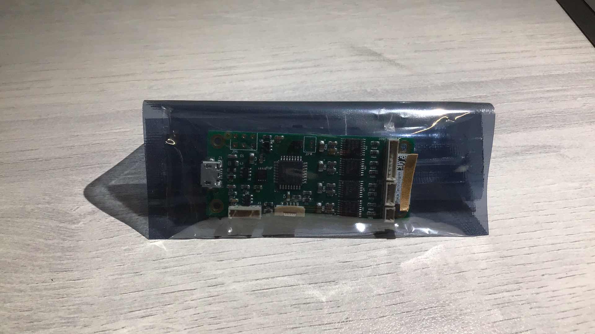 Photo 1 of NEW THEIA TECHNOLOGIES MCR400 LENS MOTOR CONTROL BOARD FOR PR4 & PR6 LENSES