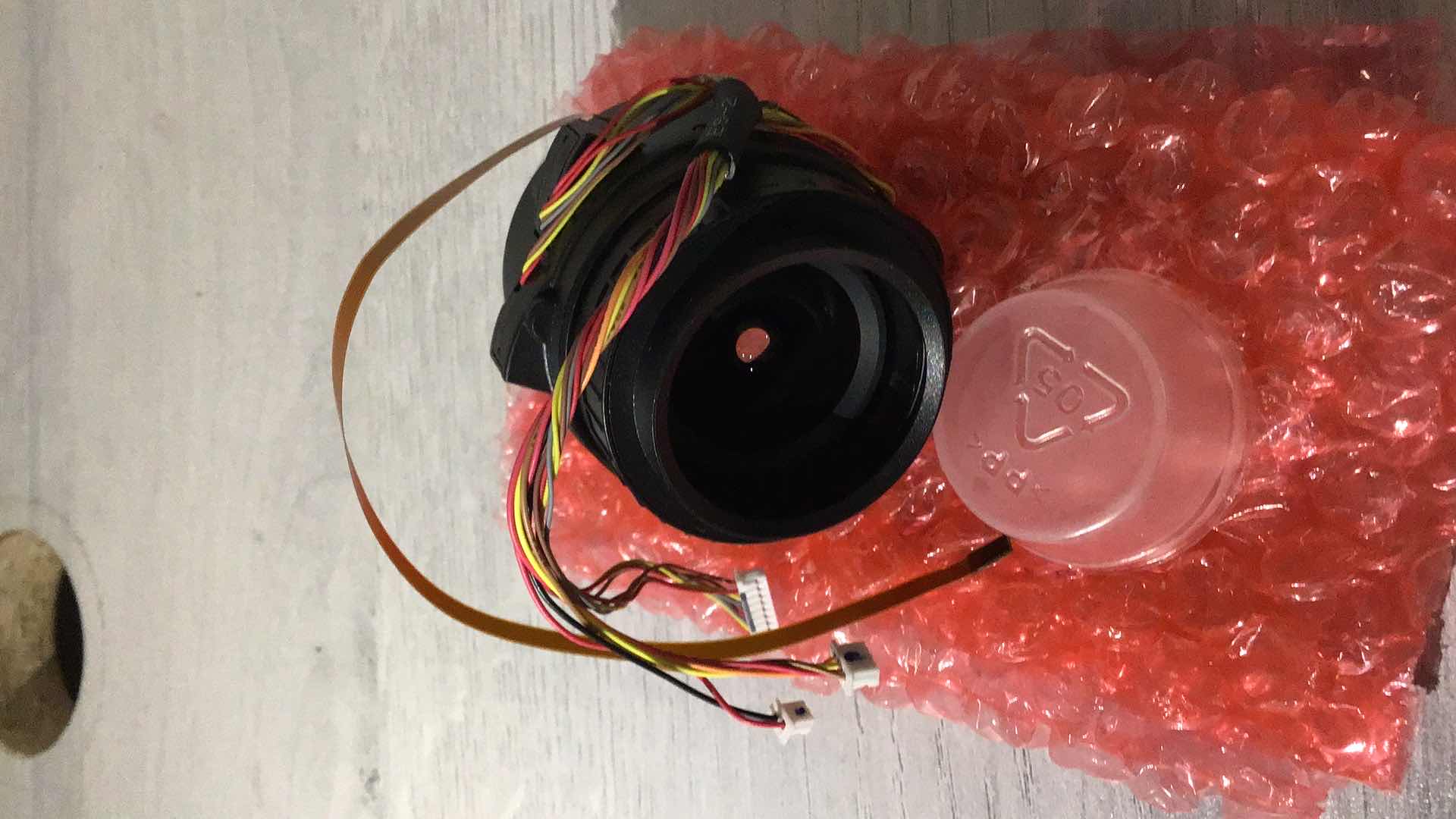 Photo 1 of NEW THEIA TECHNOLOGIES CS-MOUNT 4-10MM F/1.4 4K MOTORIZED VARIFOCAL LENS MODEL TL410P