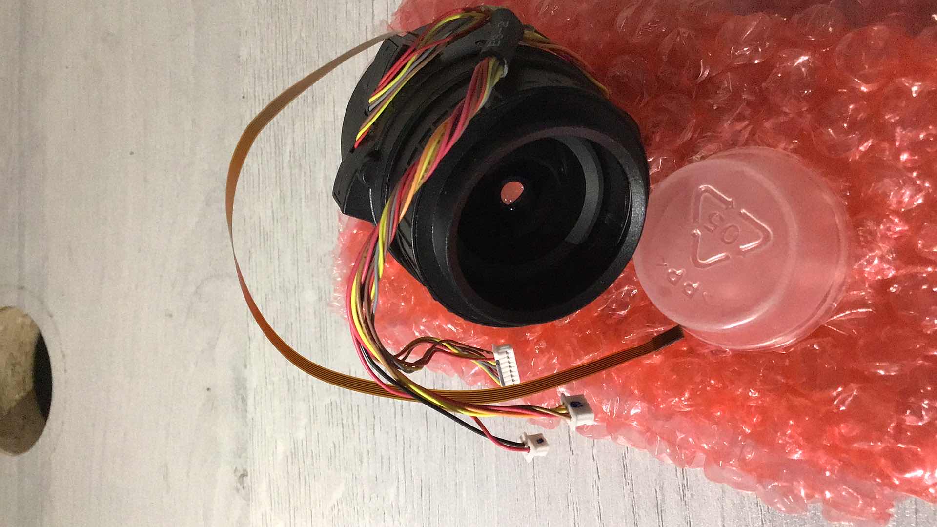 Photo 1 of NEW THEIA TECHNOLOGIES CS-MOUNT 4-10MM F/1.4 4K MOTORIZED VARIFOCAL LENS MODEL TL410P