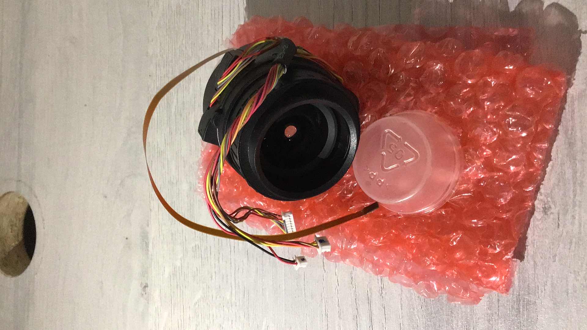 Photo 1 of NEW THEIA TECHNOLOGIES CS-MOUNT 4-10MM F/1.4 4K MOTORIZED VARIFOCAL LENS TL410P