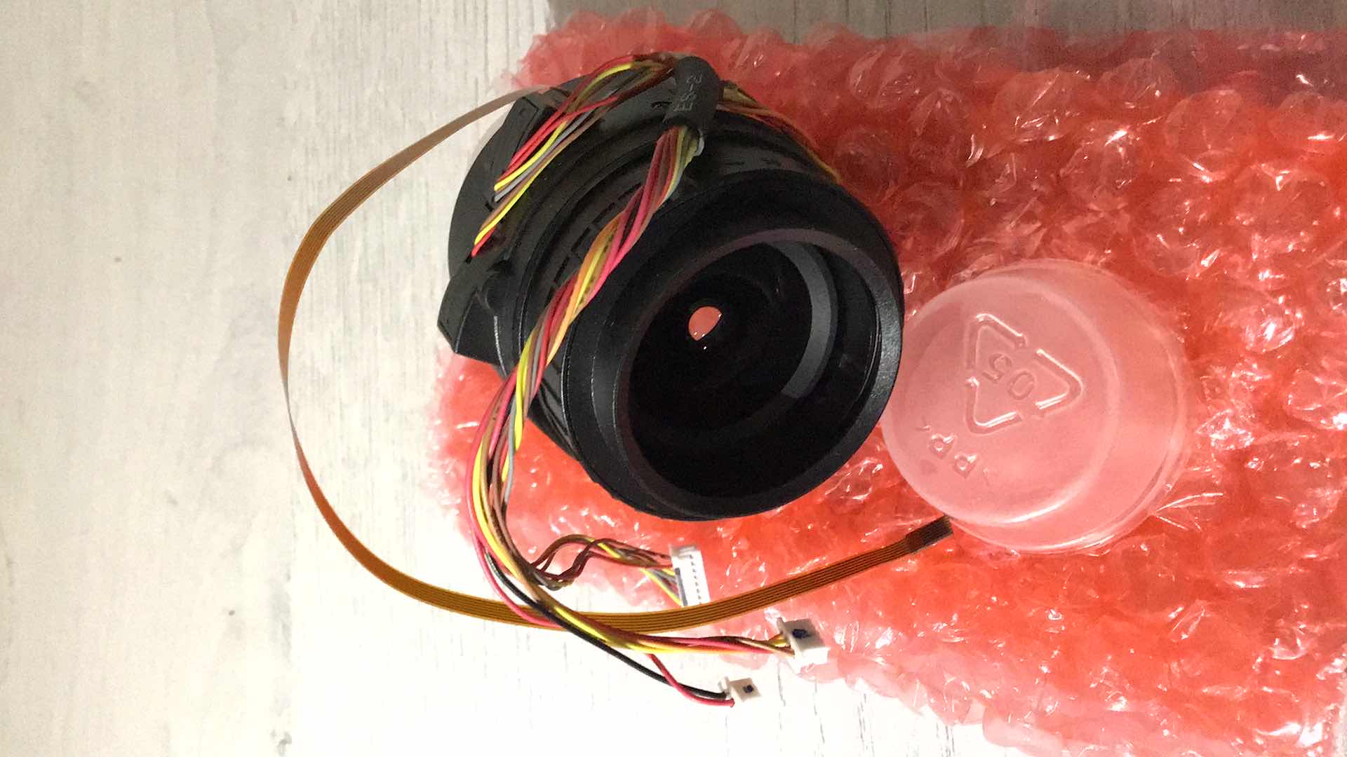 Photo 1 of NEW THEIA TECHNOLOGIES CS-MOUNT 4-10MM F/1.4 4K MOTORIZED VARIFOCAL LENS MODEL TL410P