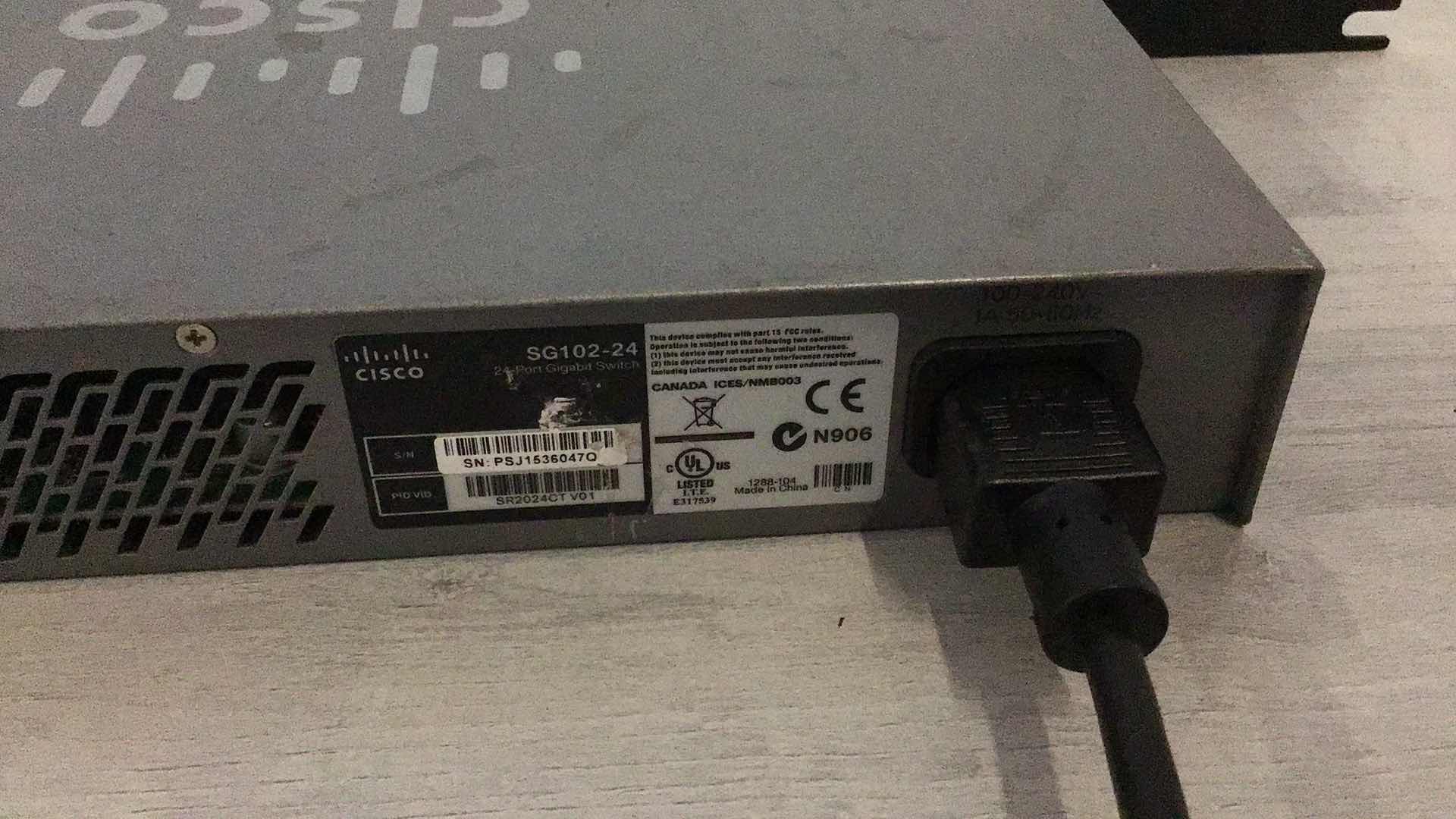 Photo 1 of CISCO V2 COMPACT 24-PORT UNMANAGED GIGABIT SWITCH W RACK MOUNT SG102-24