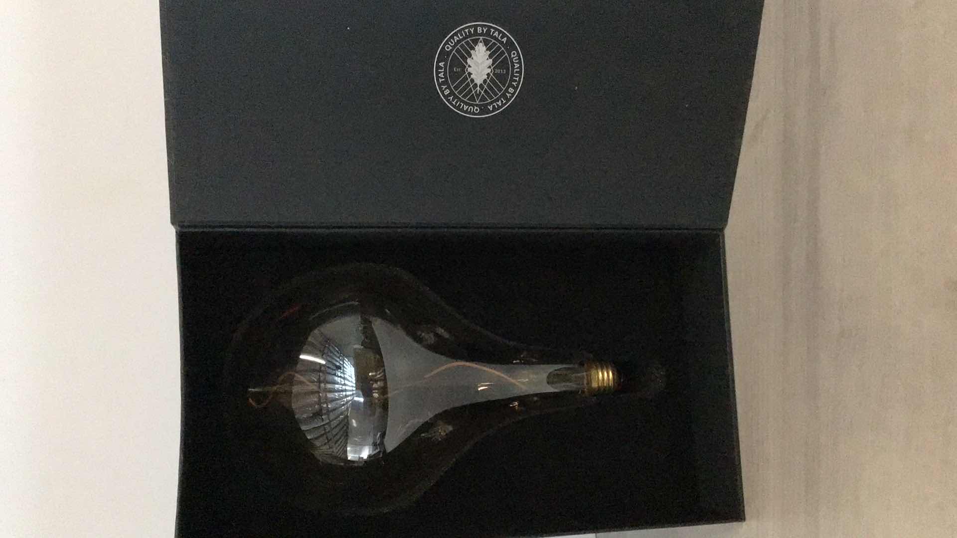 Photo 1 of NEW TALA VORONOI II LED SCULPTED LIGHTBULB