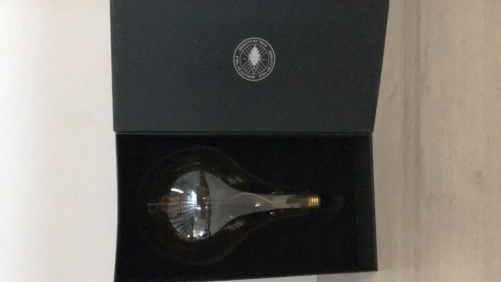 Photo 1 of NEW TALA VORONOI II LED SCULPTED LIGHTBULB