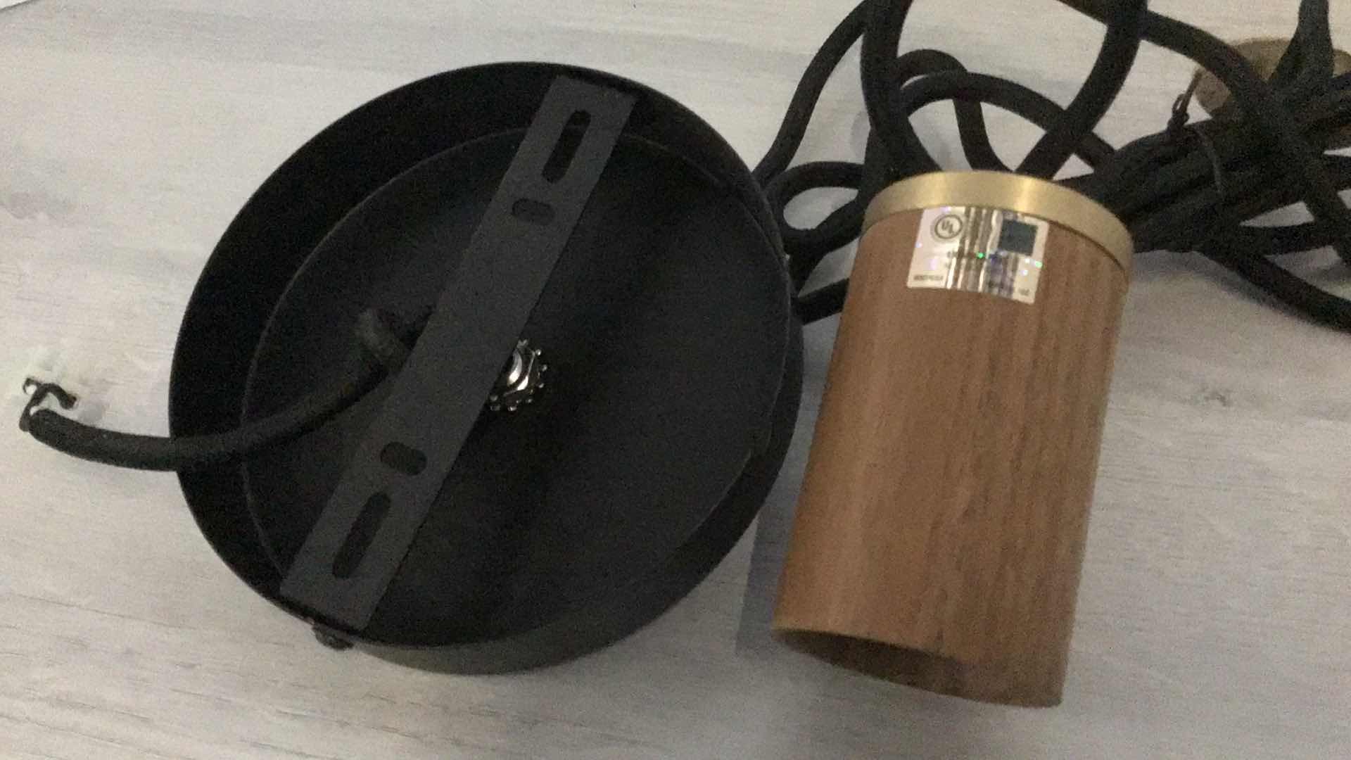 Photo 1 of TALA KNUCKLE PENDANT LIGHT BULB HOLDER 118” CABLE