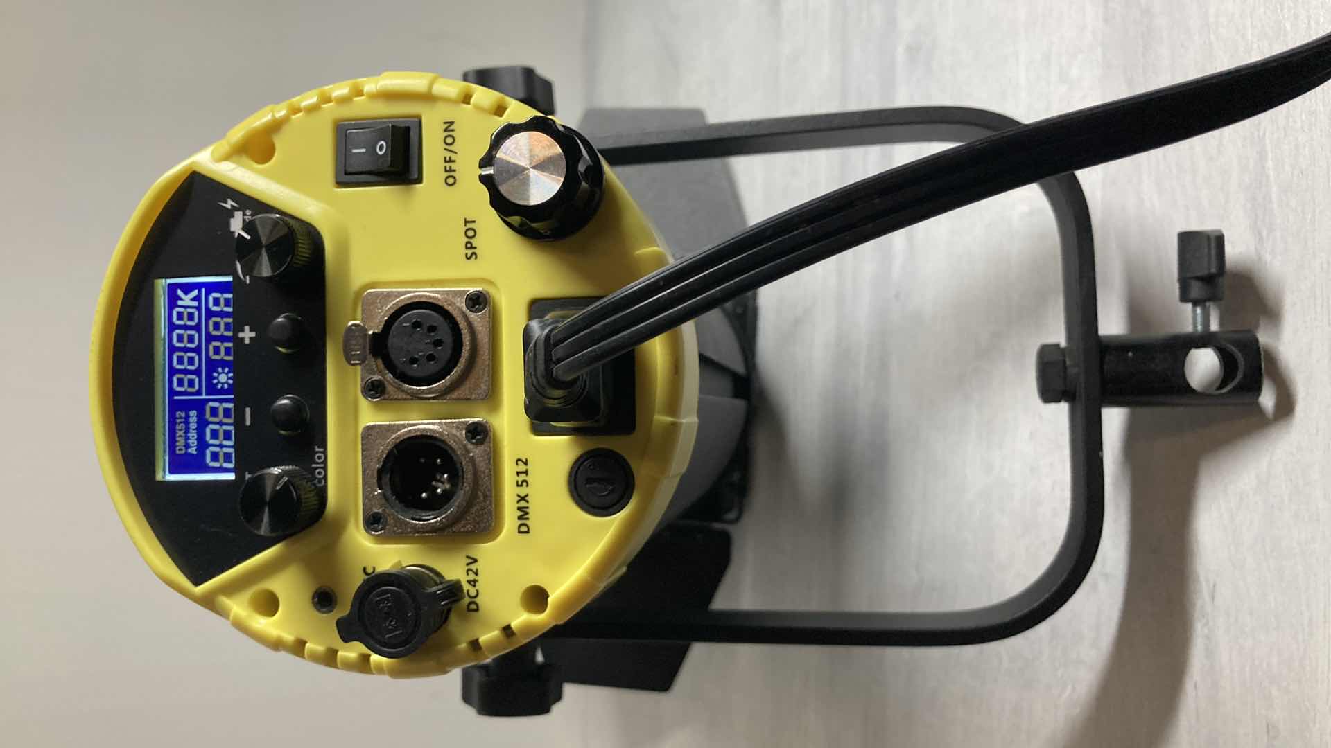 Photo 2 of IKAN HELIA FRESNEL BI-COLOR LED SPOT LIGHT MODEL HF150