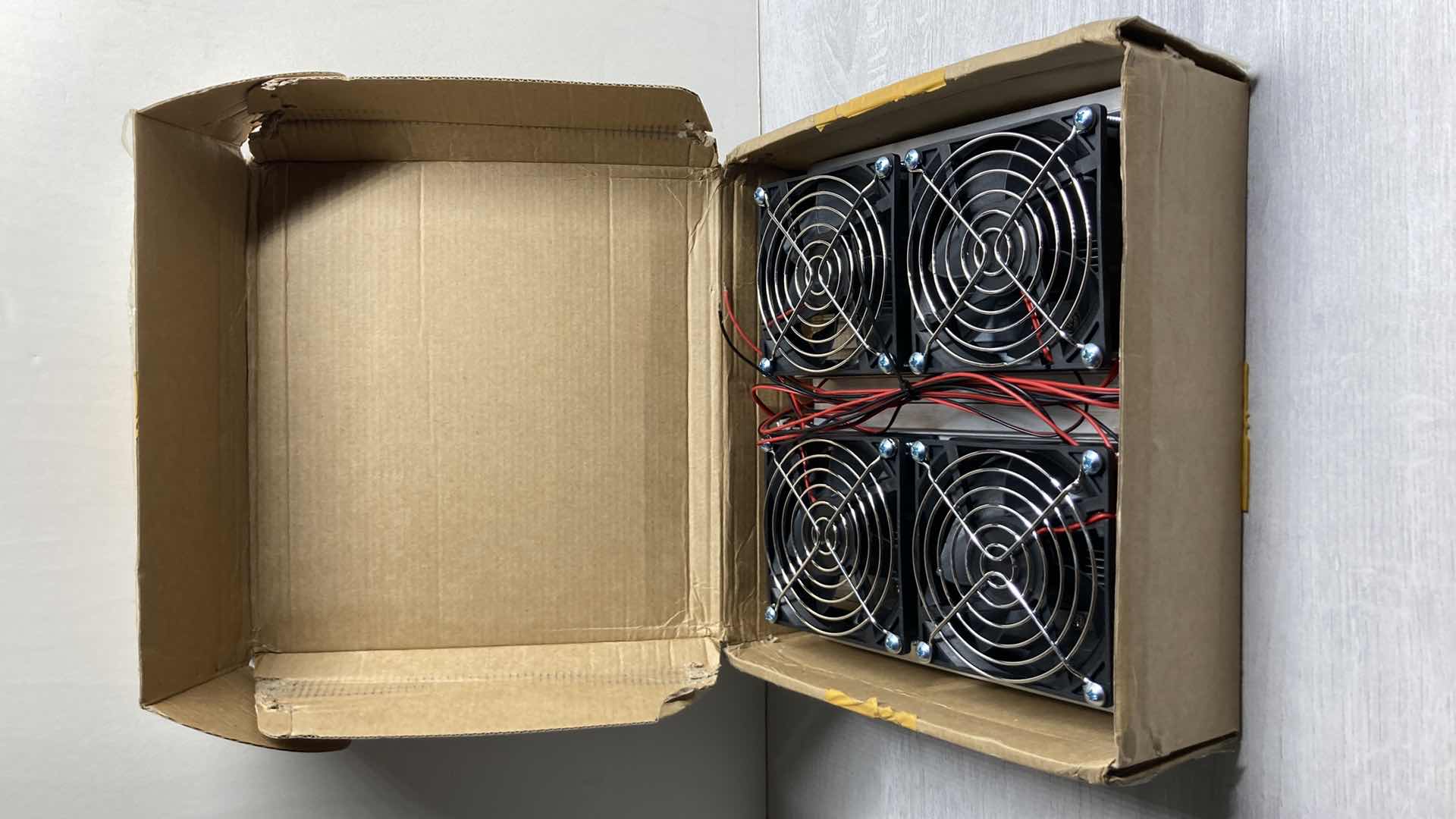 Photo 1 of NEW HOT SEMICONDUCTOR PELTIER REFRIGERATION THERMOELECTRIC 4 FAN UNIT