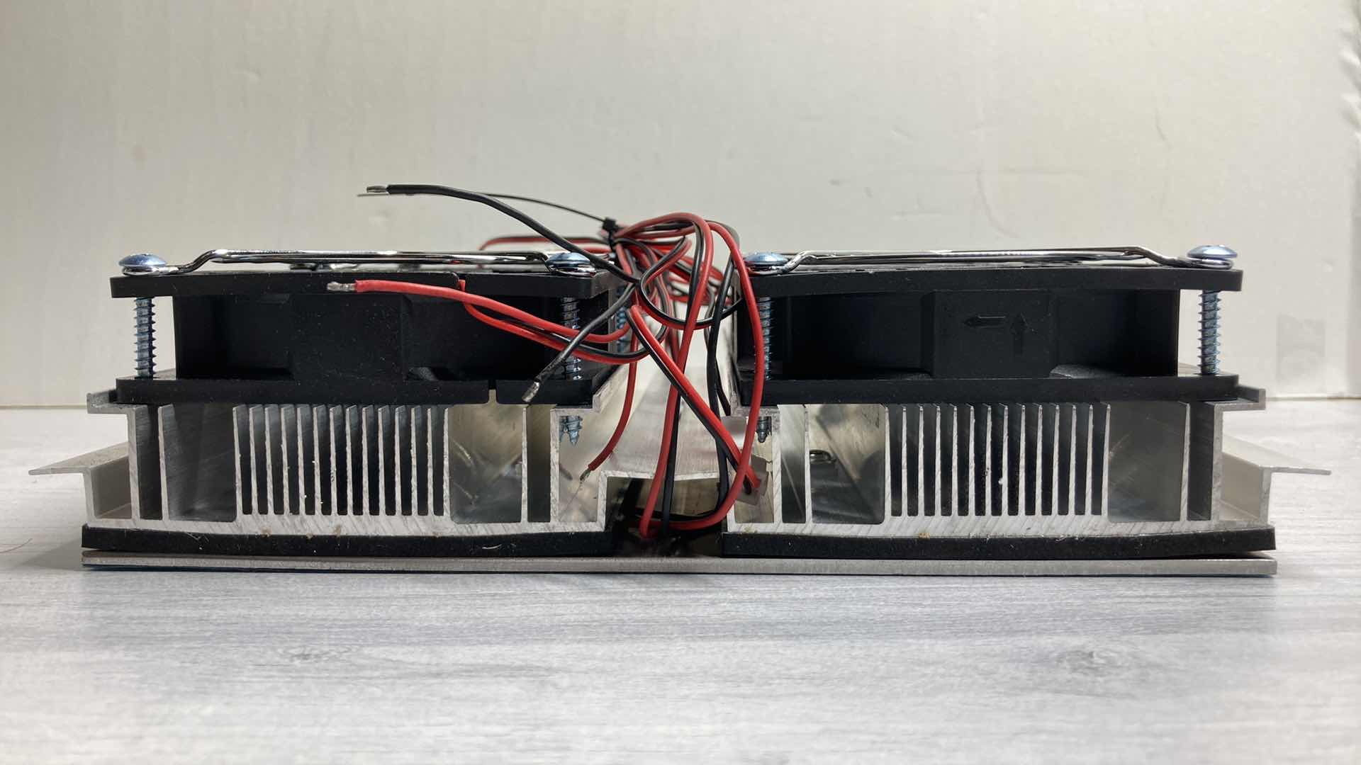 View 4 of NEW HOT SEMICONDUCTOR PELTIER REFRIGERATION THERMOELECTRIC 4 FAN UNIT