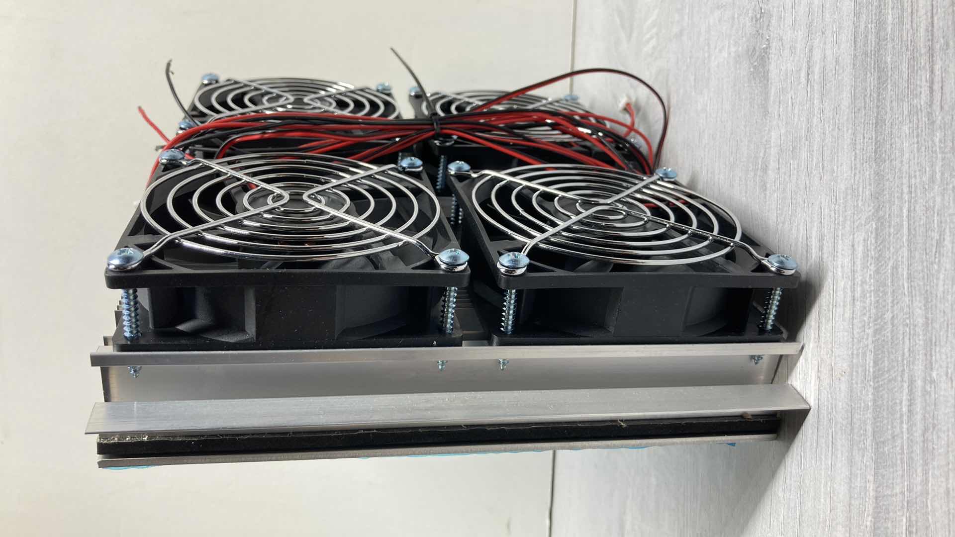 View 2 of NEW HOT SEMICONDUCTOR PELTIER REFRIGERATION THERMOELECTRIC 4 FAN UNIT