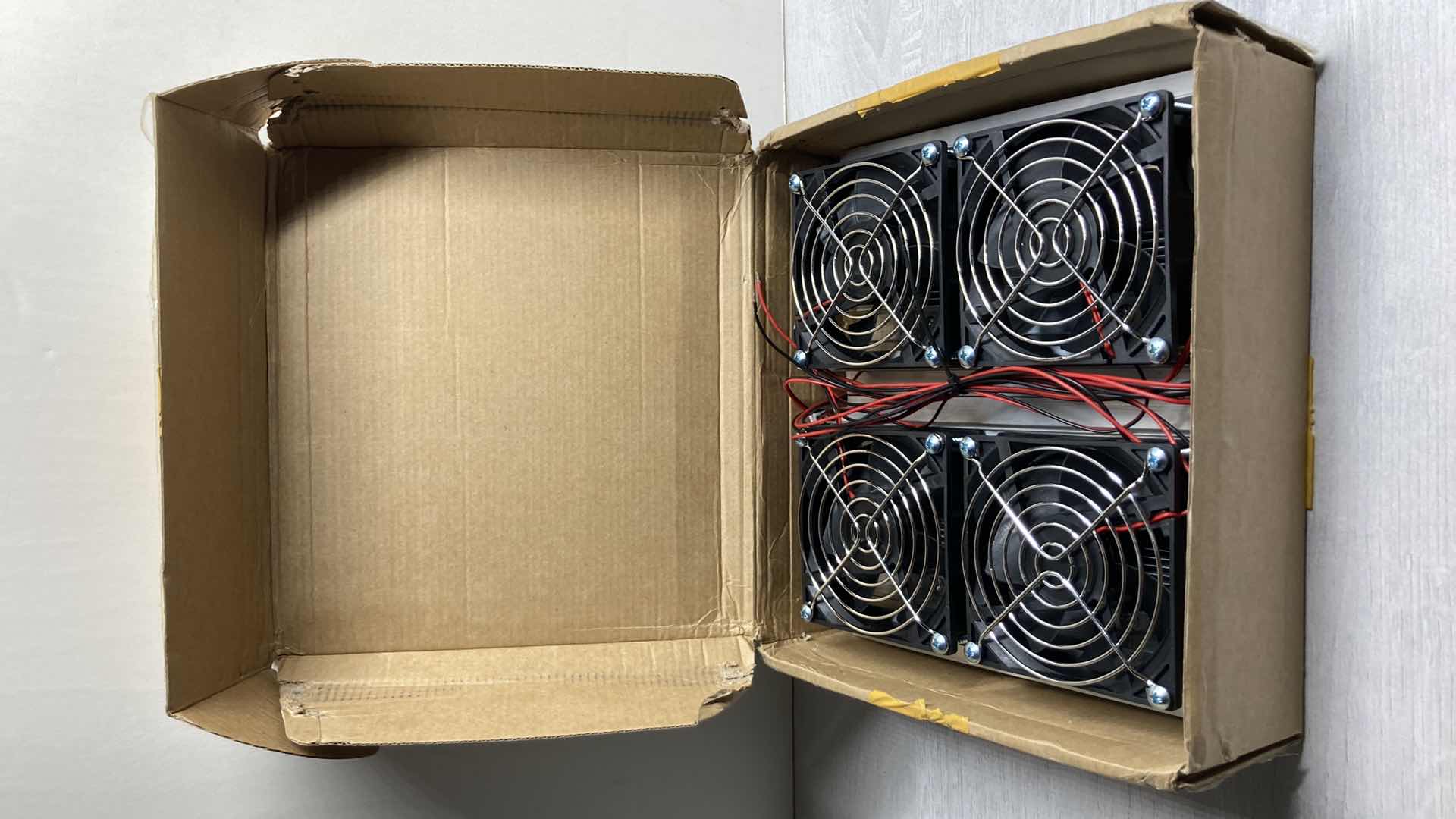 View 5 of NEW HOT SEMICONDUCTOR PELTIER REFRIGERATION THERMOELECTRIC 4 FAN UNIT