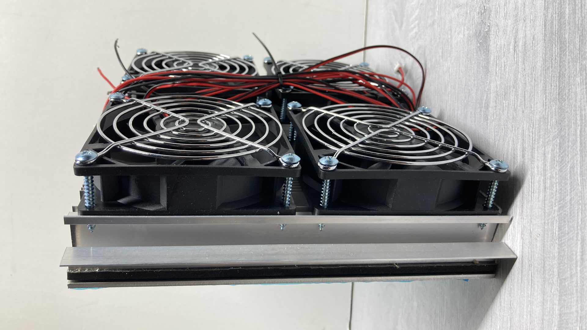 View 2 of NEW HOT SEMICONDUCTOR PELTIER REFRIGERATION THERMOELECTRIC 4 FAN UNIT