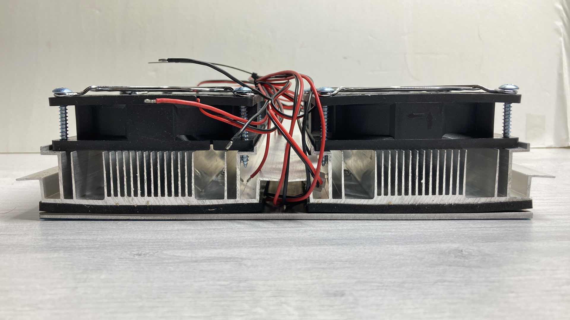 View 4 of NEW HOT SEMICONDUCTOR PELTIER REFRIGERATION THERMOELECTRIC 4 FAN UNIT