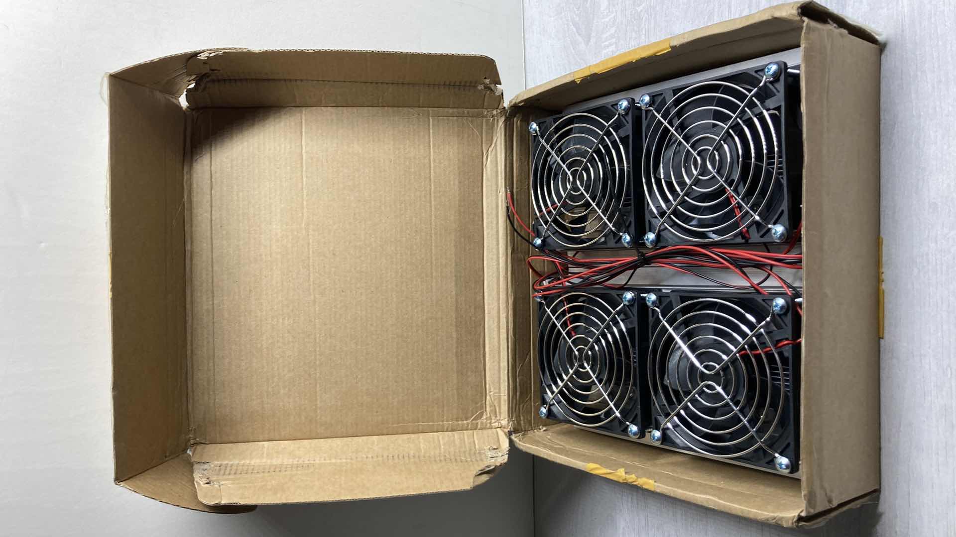 View 5 of NEW HOT SEMICONDUCTOR PELTIER REFRIGERATION THERMOELECTRIC 4 FAN UNIT