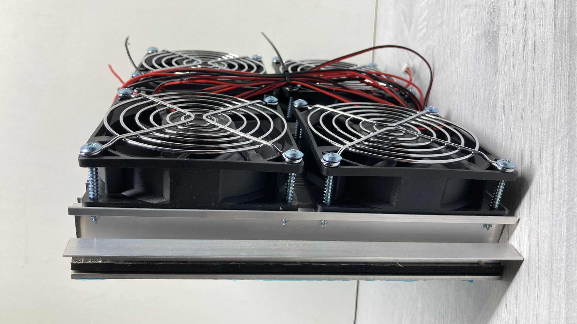 View 2 of NEW HOT SEMICONDUCTOR PELTIER REFRIGERATION THERMOELECTRIC 4 FAN UNIT