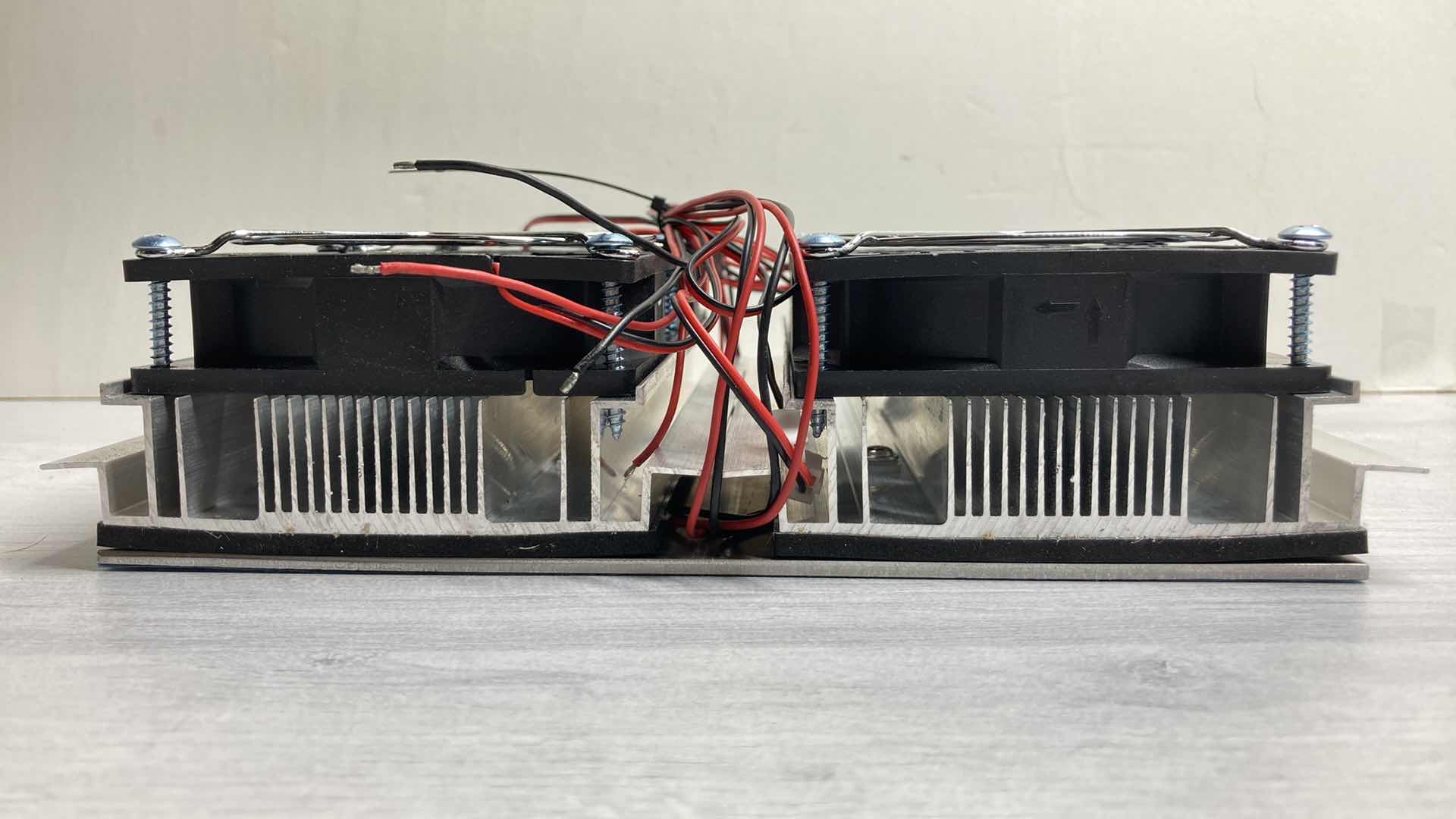 View 4 of NEW HOT SEMICONDUCTOR PELTIER REFRIGERATION THERMOELECTRIC 4 FAN UNIT