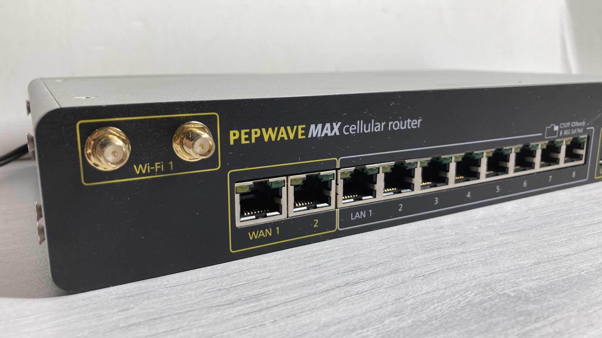 Photo 1 of PEPWAVE MAX CELLAR ROUTER MODEL MAX-HD4-LTE-US-T