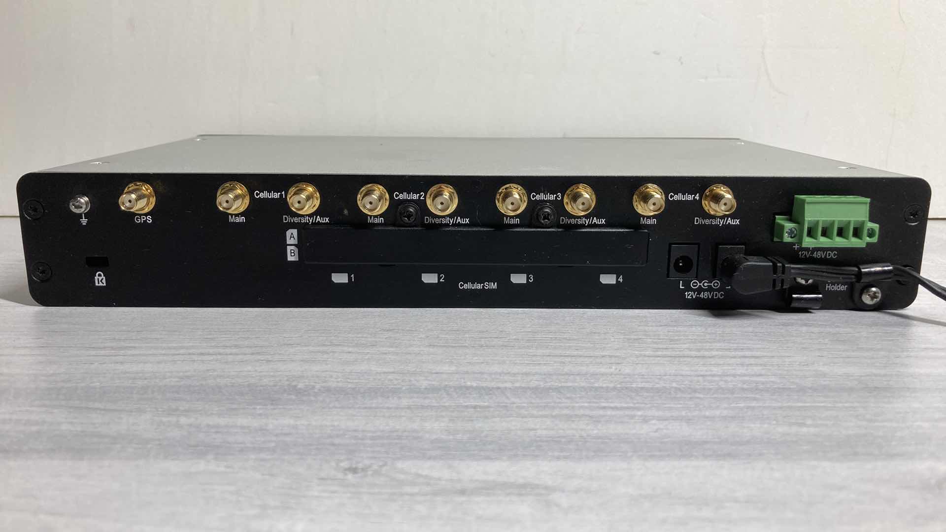 Photo 1 of PEPWAVE MAX CELLAR ROUTER MODEL MAX-HD4-LTE-US-T