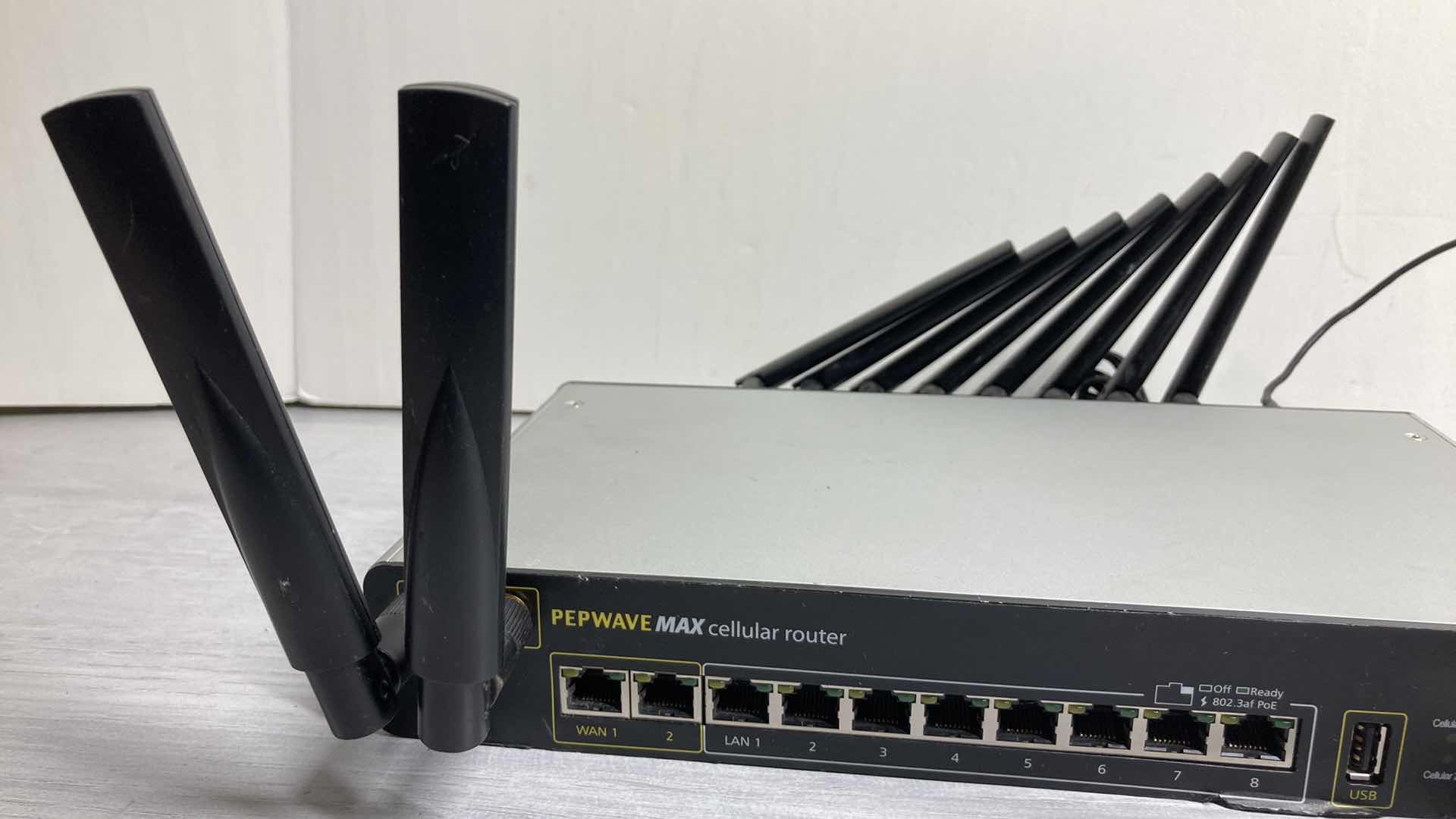 Photo 1 of $6000 PEPWAVE MAX CELLAR ROUTER MODEL MAX-HD4-LTE-US-T W GPS ANTENNA & PEPLINK ANTENNAS
