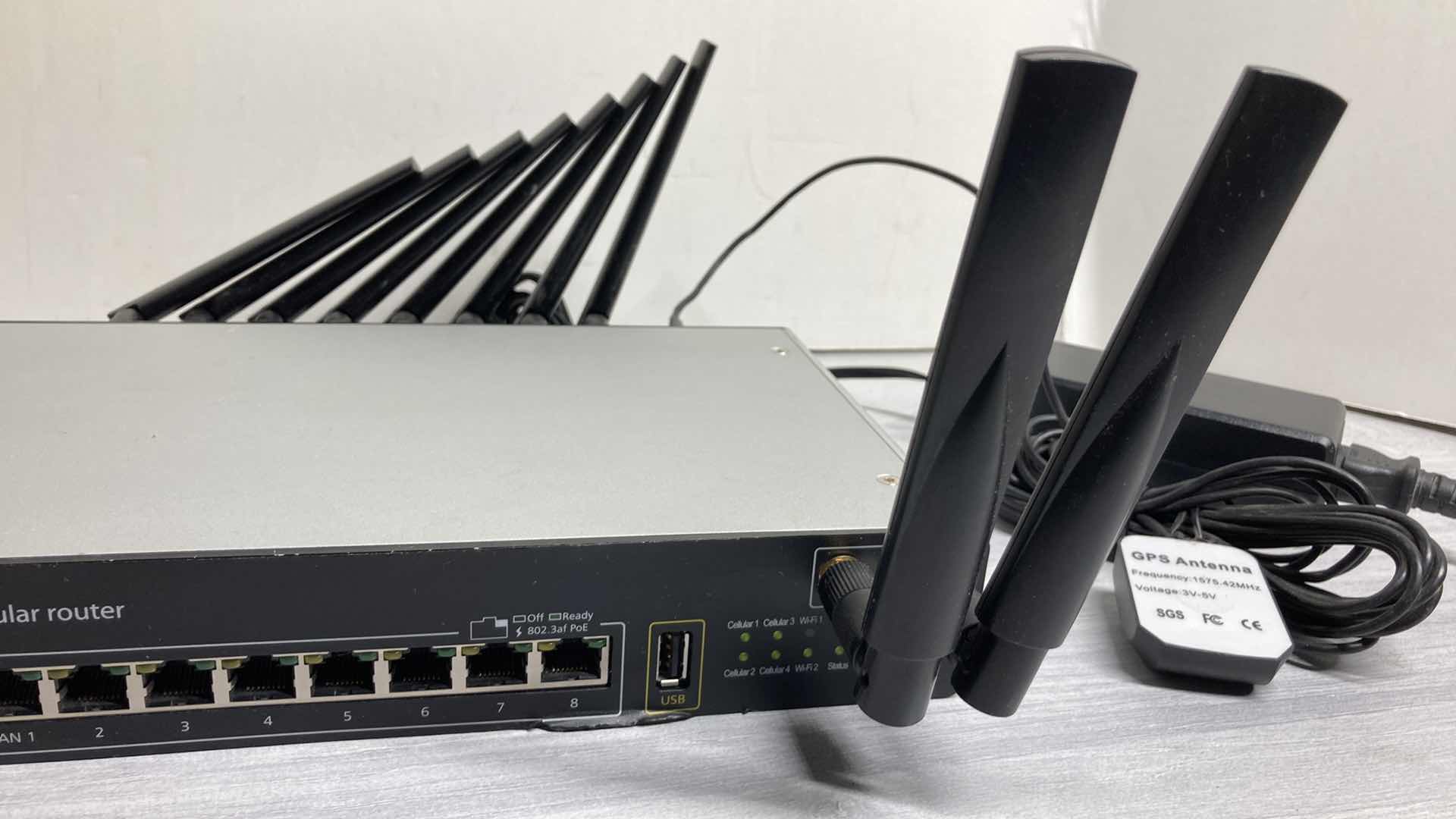 Photo 1 of $6000 PEPWAVE MAX CELLAR ROUTER MODEL MAX-HD4-LTE-US-T W GPS ANTENNA & PEPLINK ANTENNAS