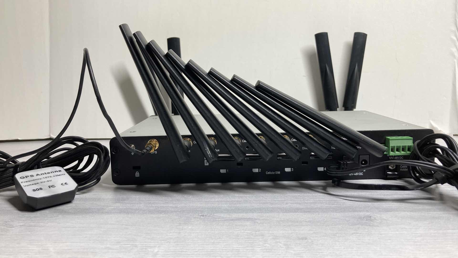 Photo 1 of $6000 PEPWAVE MAX CELLAR ROUTER MODEL MAX-HD4-LTE-US-T W GPS ANTENNA & PEPLINK ANTENNAS