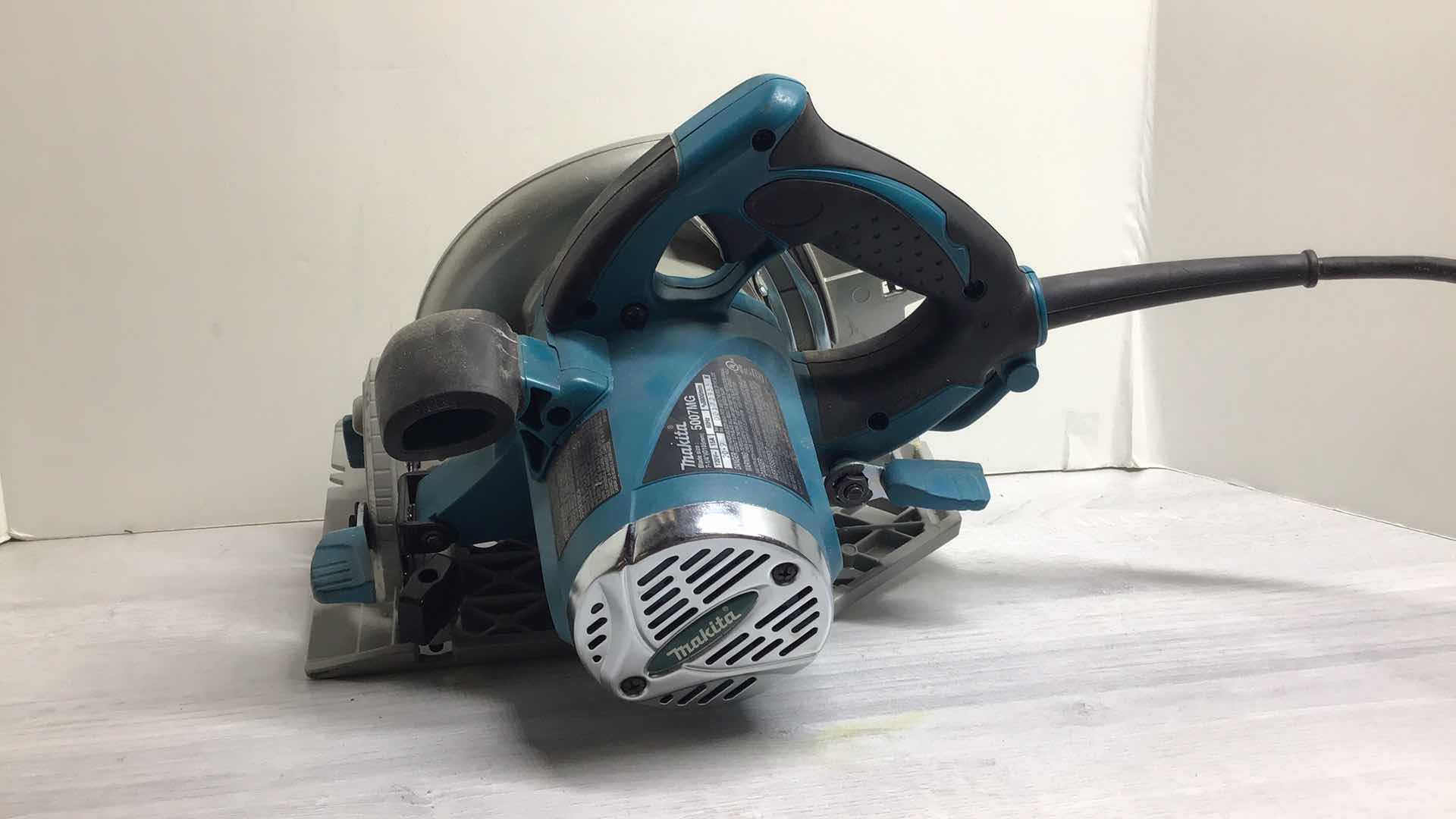 Photo 1 of MAKITA 5007MG 7-1/4” MAGNESIUM CIRCULAR SAW