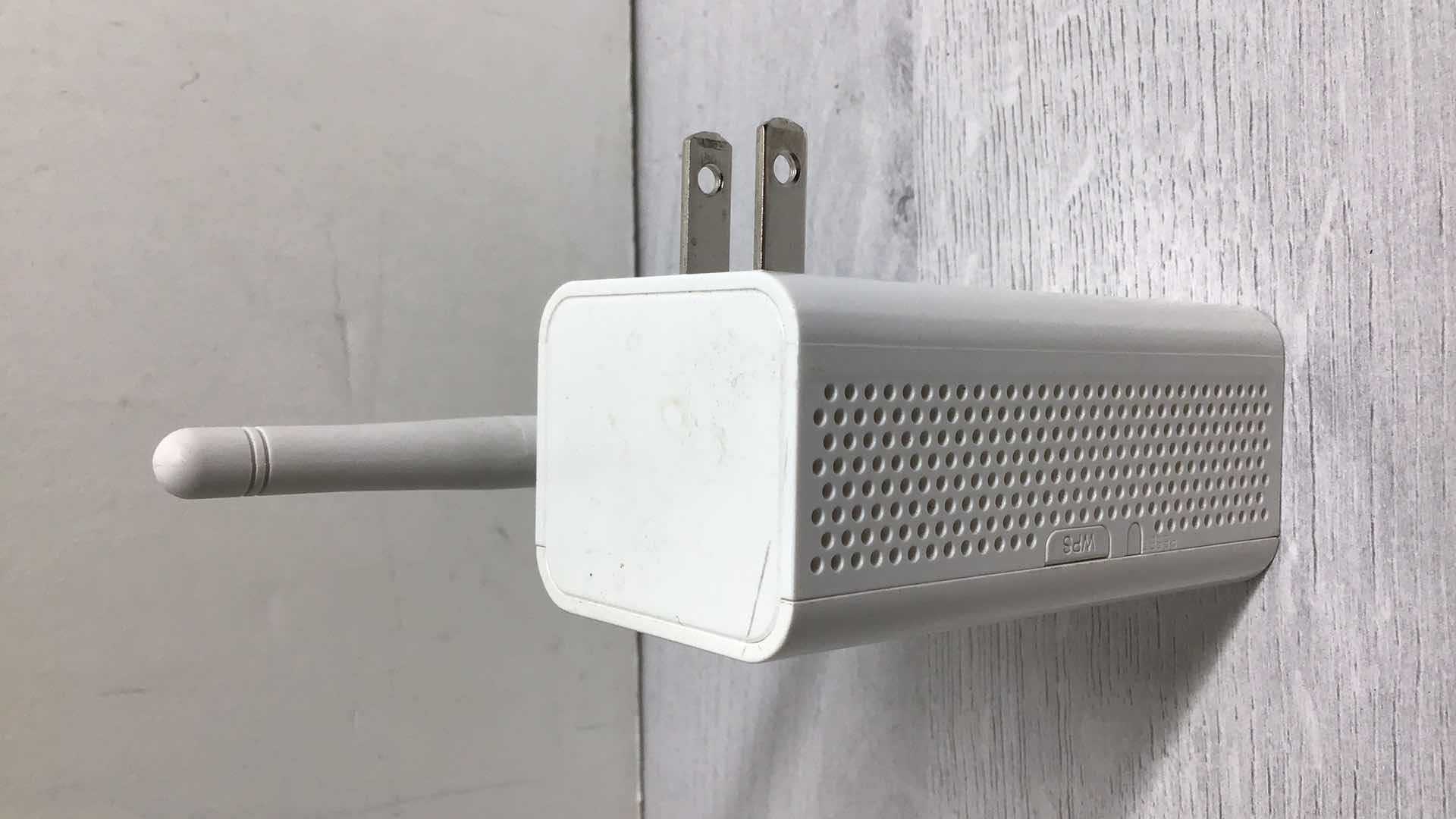 Photo 1 of LG INNOTEK POE WI-FI BRIDGE ETPFBTRP01