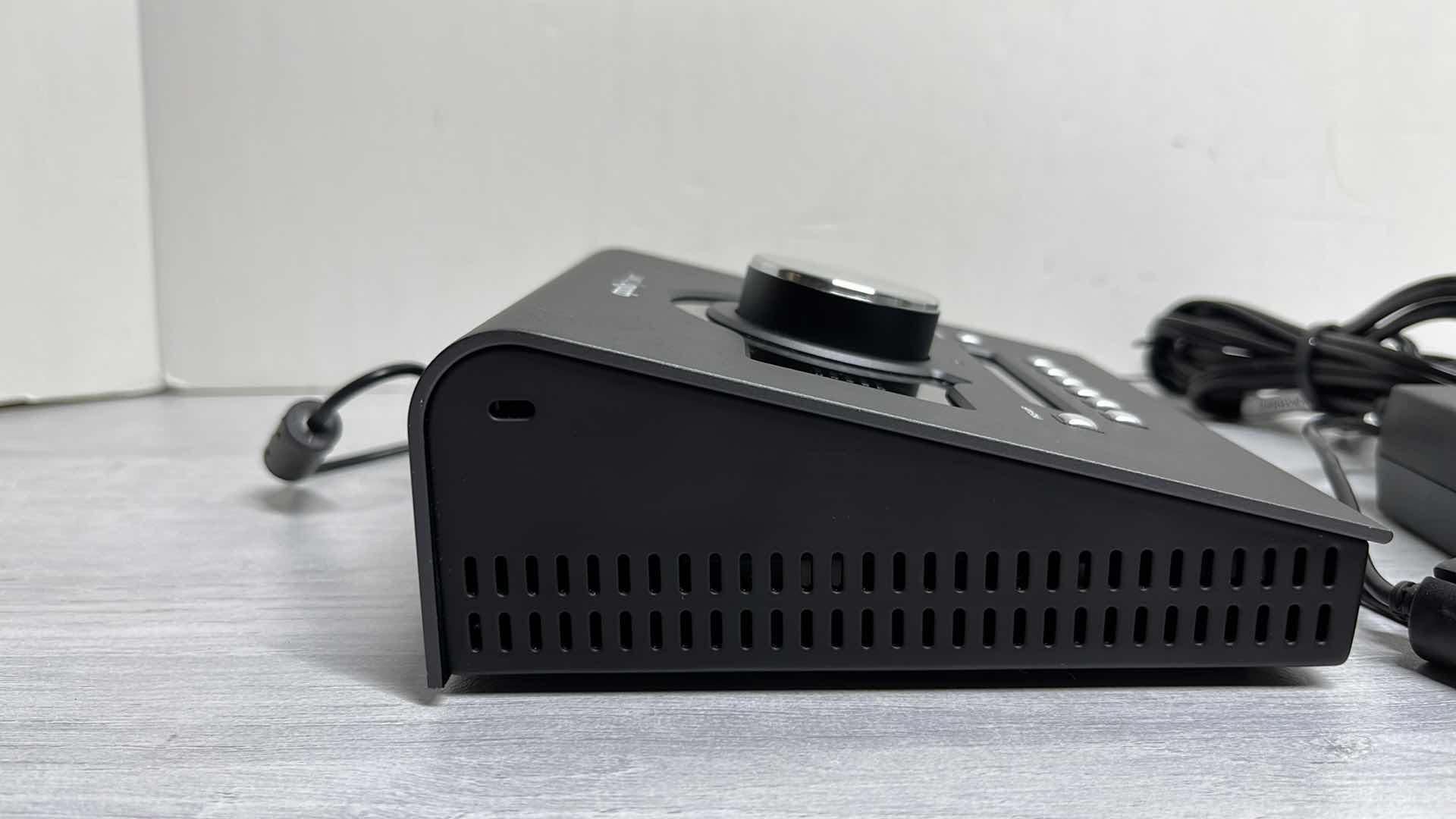 Photo 5 of UNIVERSAL AUDIO APOLLO TWIN MKII DUO HERITAGE EDITION THUNDERBOLT 2 AUDIO INTERFACE