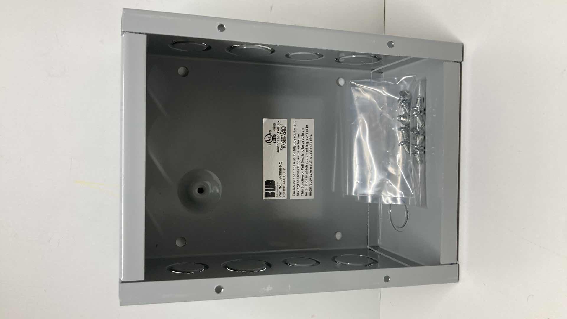 Photo 1 of NEEW BUD HEAVY-DUTY 16GA WELDED STEEL JUNCTION BOX MODEL JB-3956-KO (4)